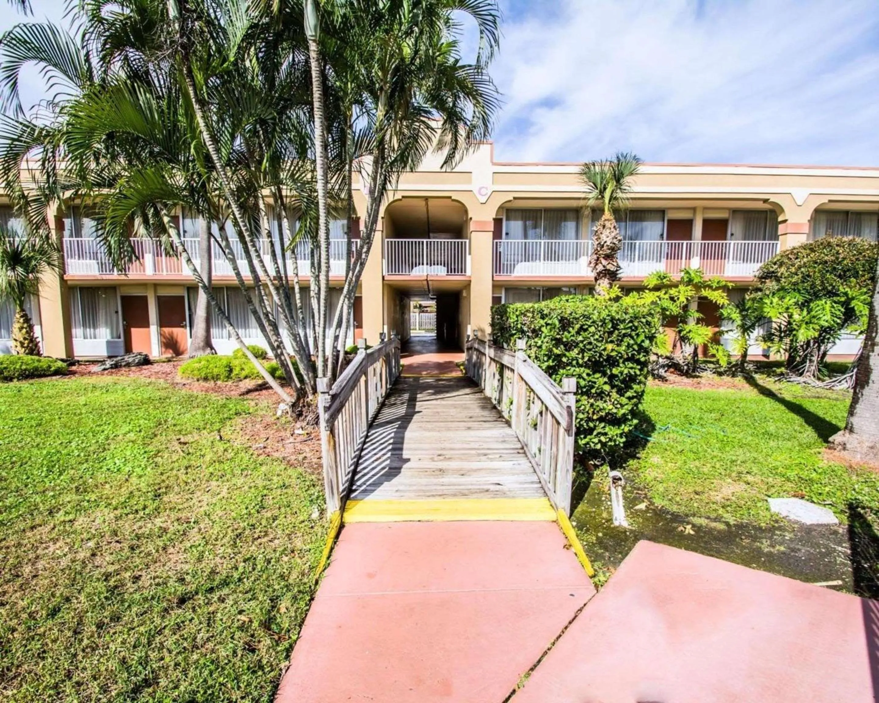 On site, Property Building in Econo Lodge Port Canaveral Area