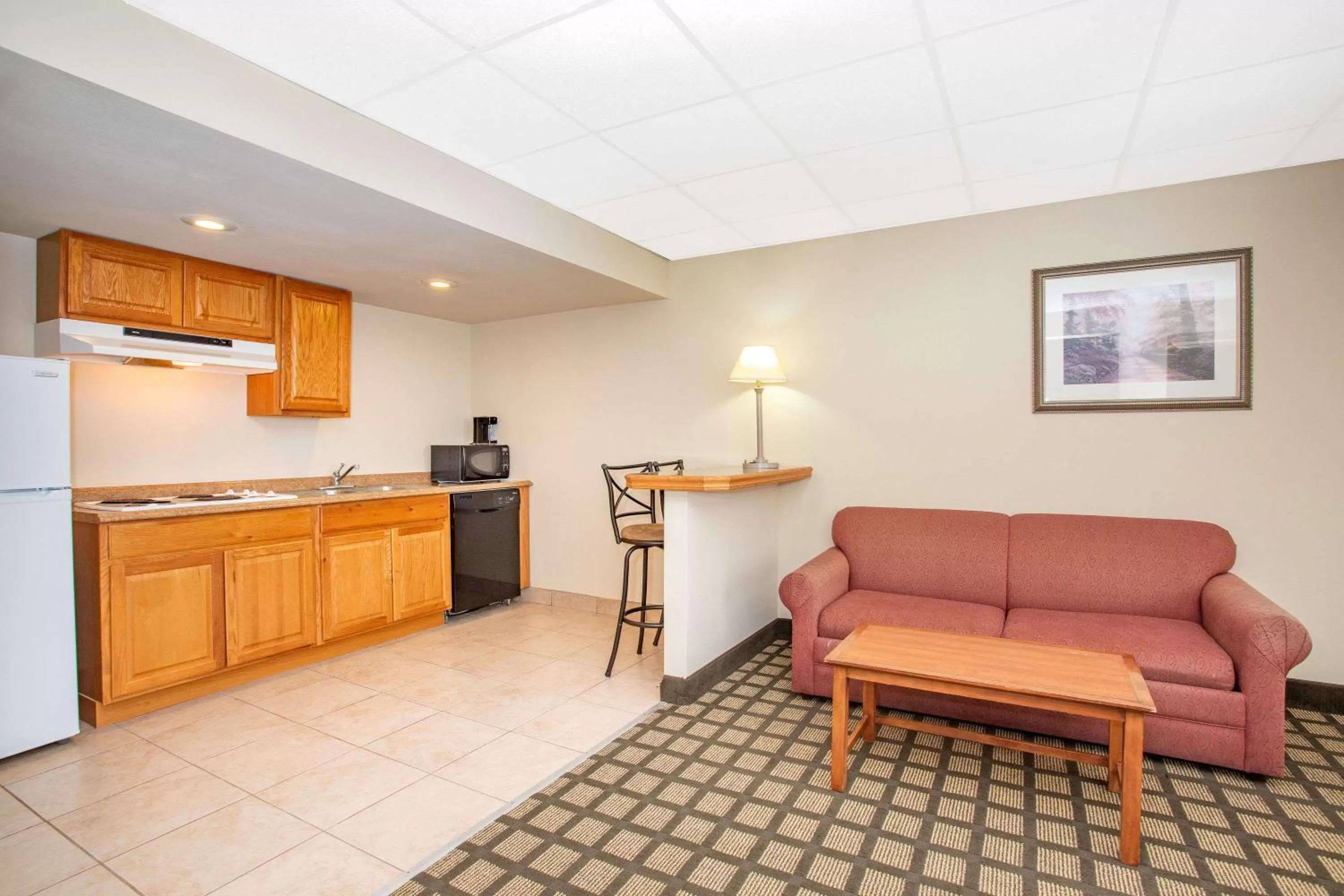 Kitchen or kitchenette in Baymont by Wyndham Hays