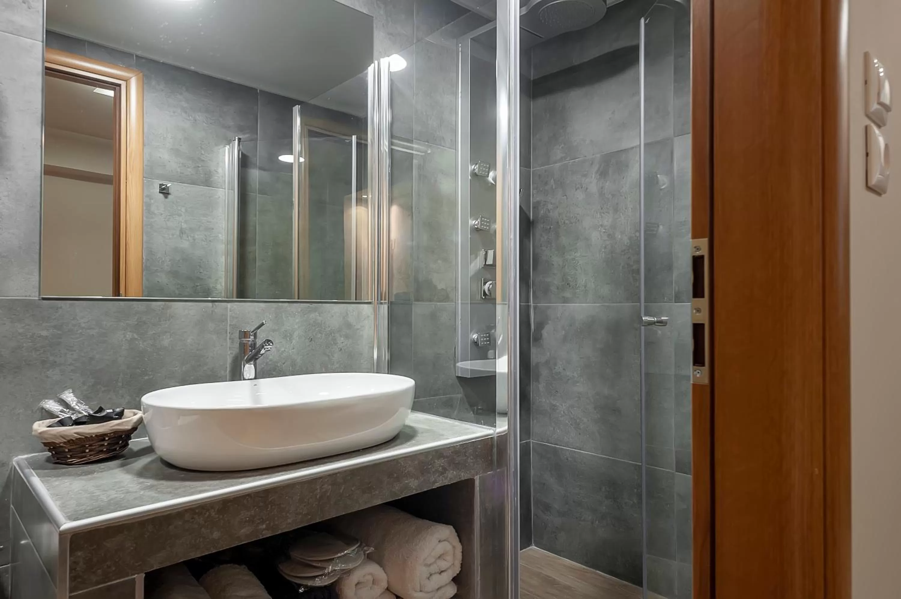 Bathroom in Pallada Athens boutique rooms & apartments