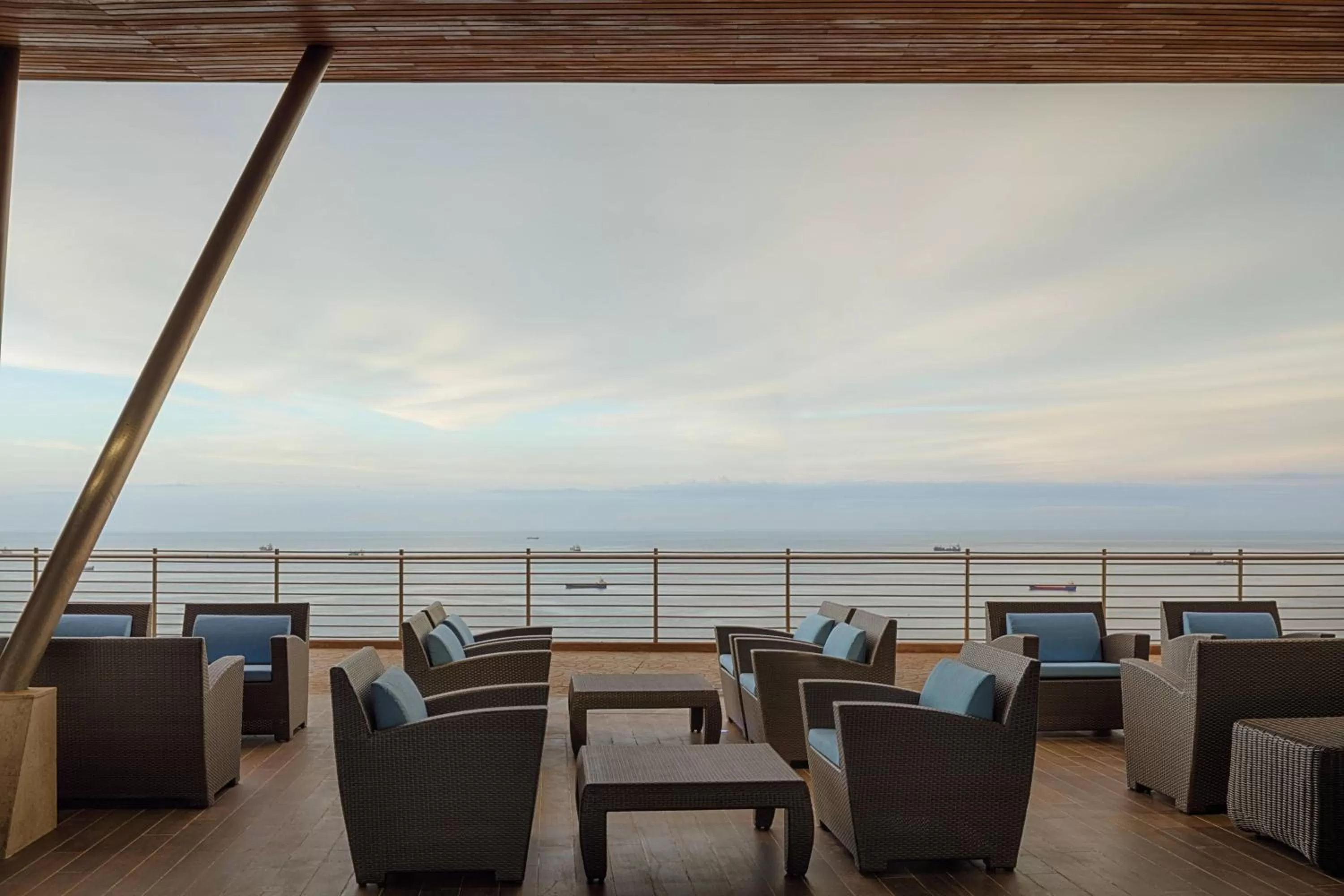 Restaurant/places to eat in Four Points by Sheraton Oran