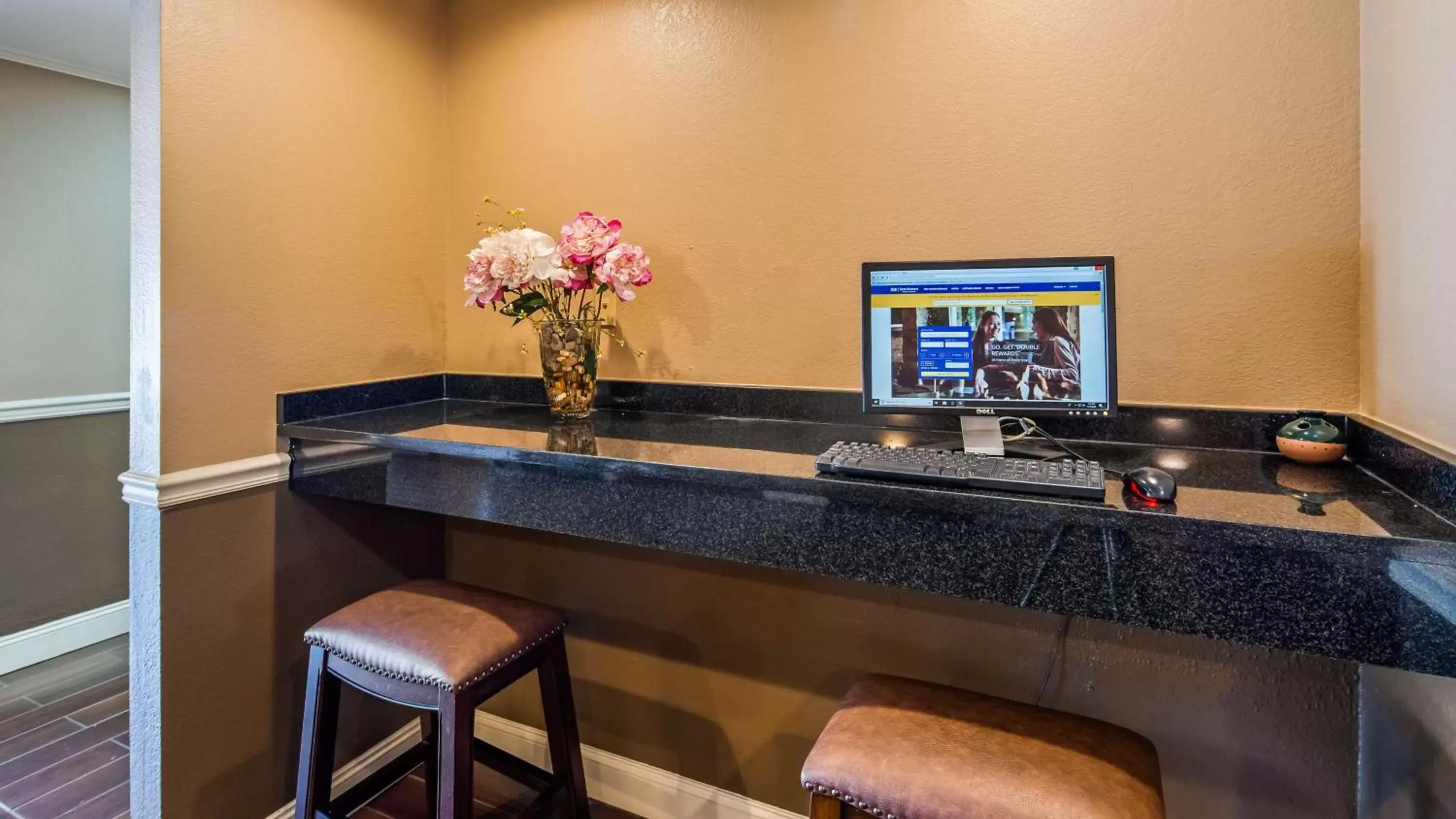 Business facilities, Bathroom in Best Western Shelbyville Lodge