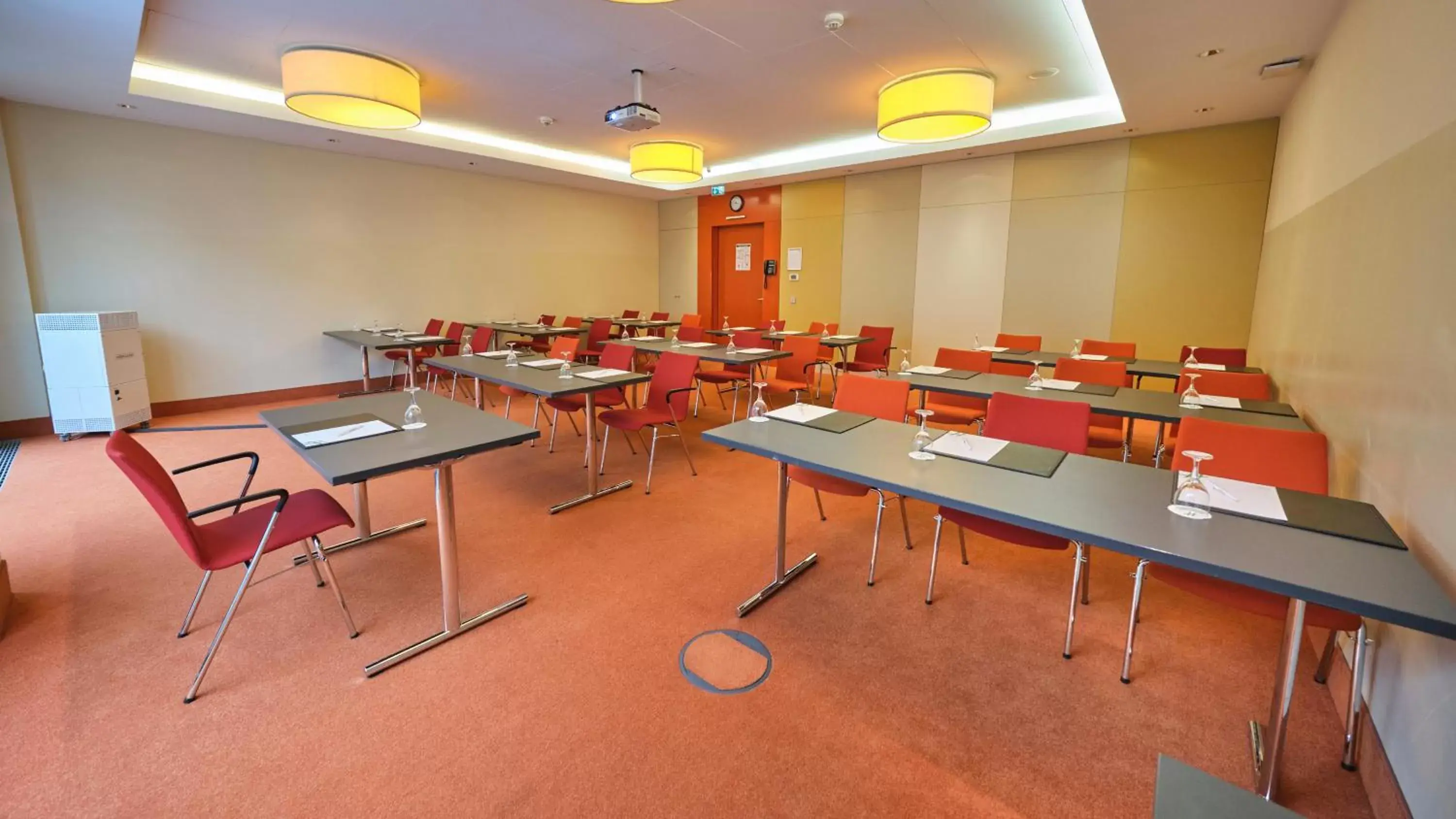 Meeting/conference room in Holiday Inn Berlin Airport - Conference Centre, an IHG Hotel