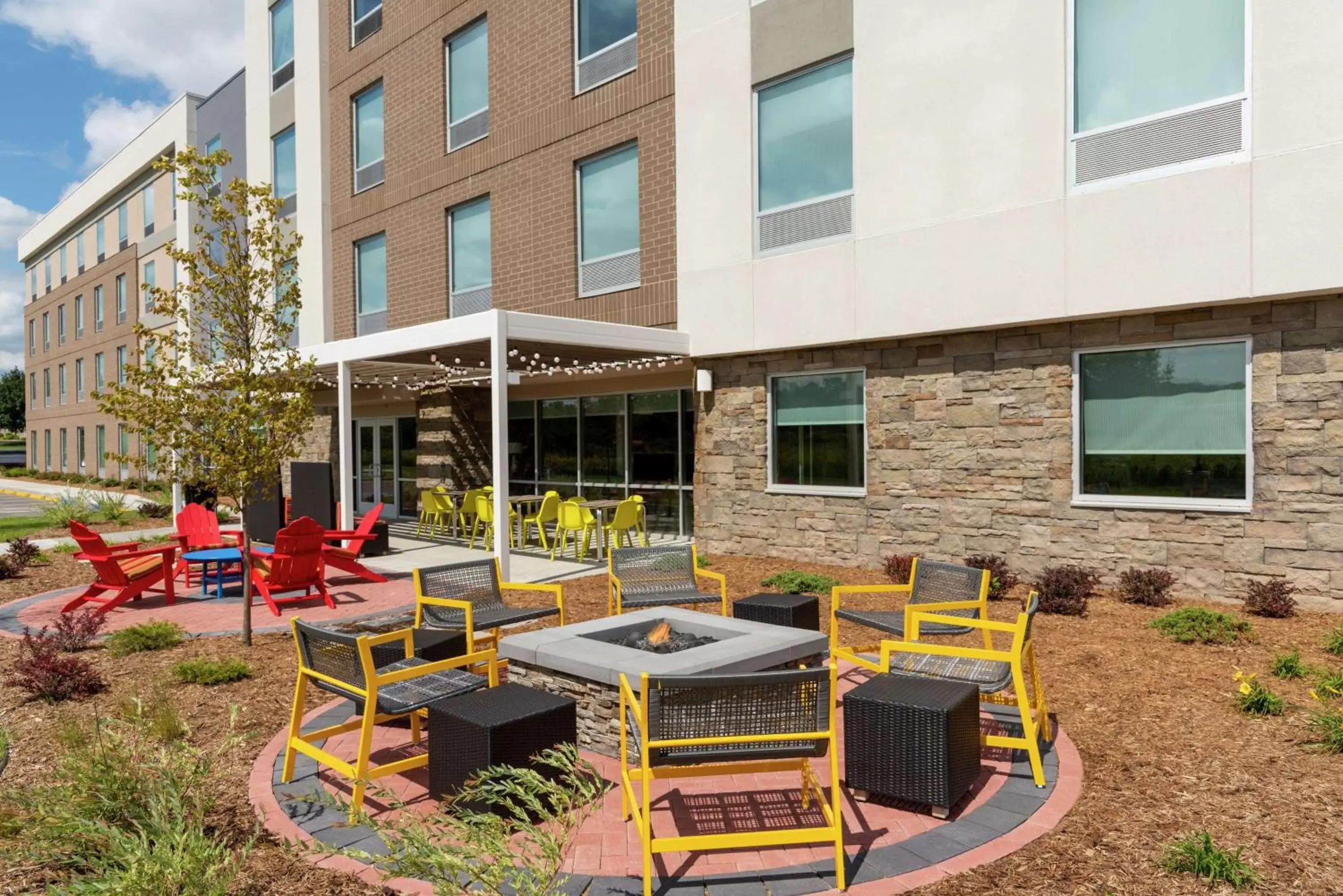 Property building in Home2 Suites By Hilton Appleton, Wi