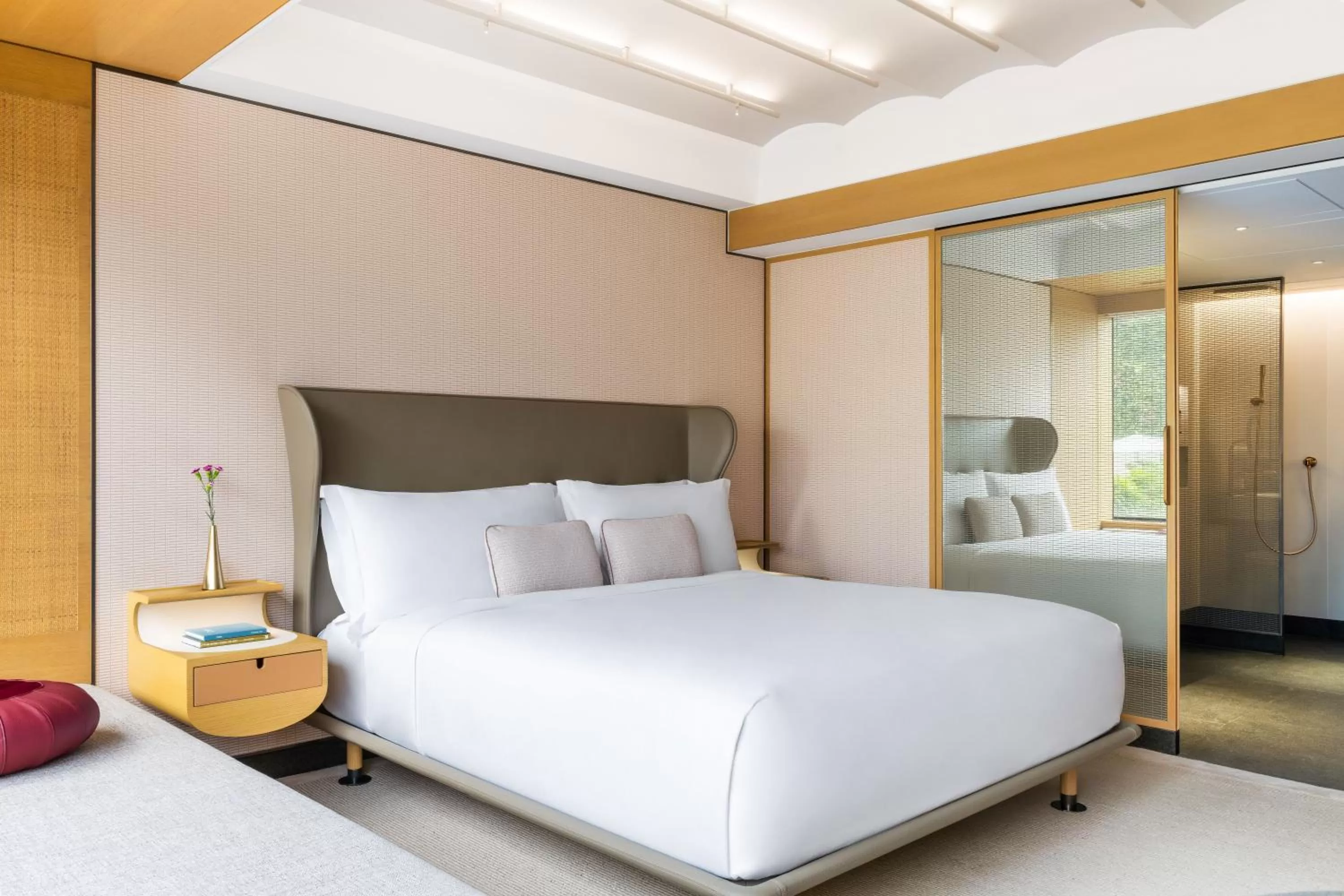 Bedroom, Bed in Regent Hong Kong