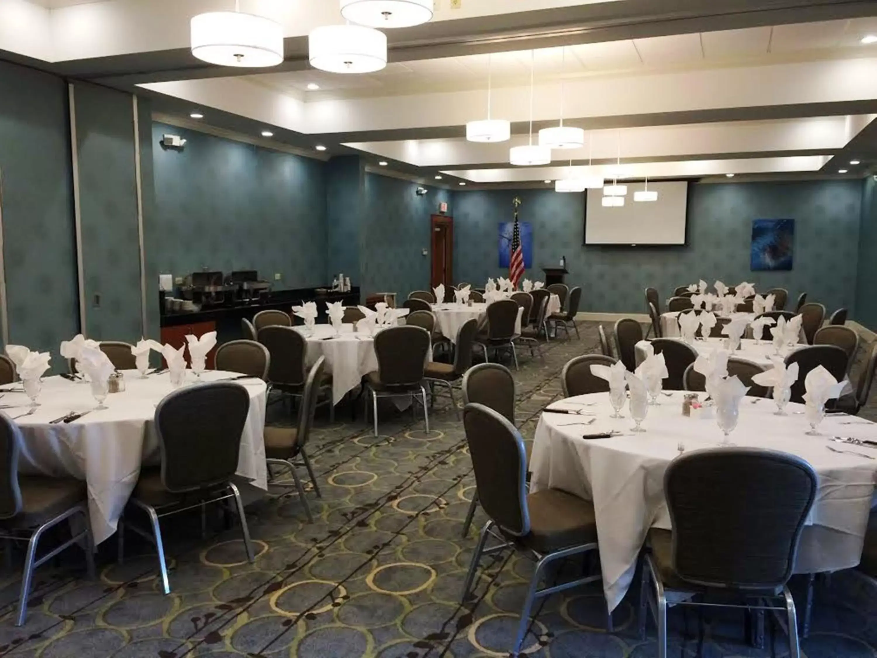 Banquet/Function facilities, Restaurant/Places to Eat in Holiday Inn Santee, an IHG Hotel