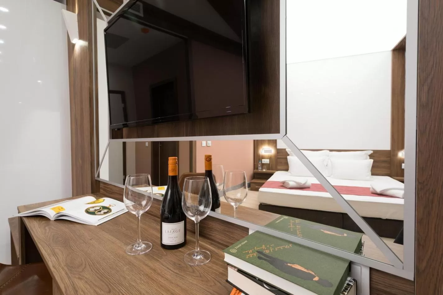 TV and multimedia, Bed in B1 Boutique Hotel Sofia