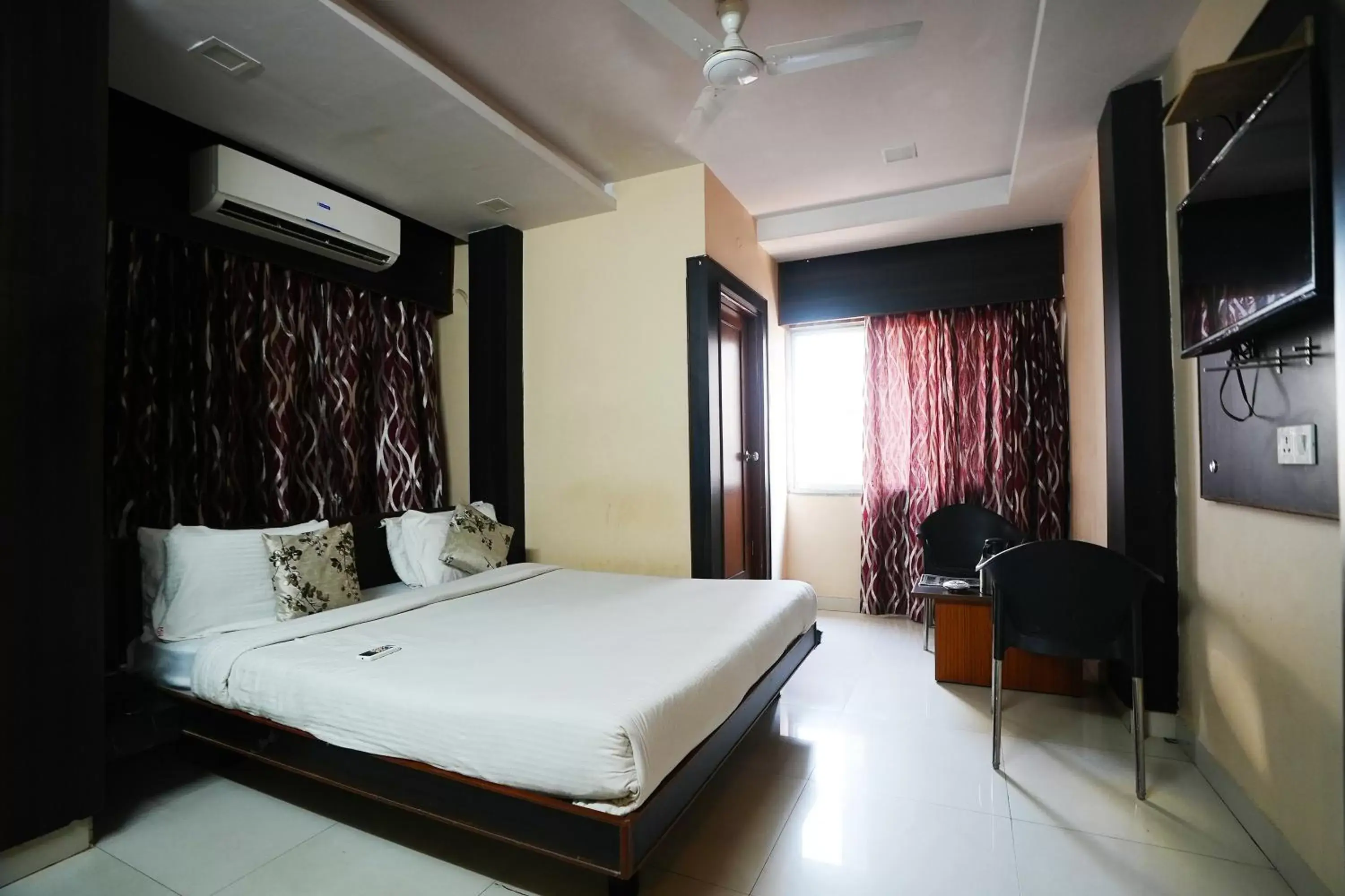 Bedroom, Bed in Hotel Madurai Bedroom, Bed in Hotel Madurai