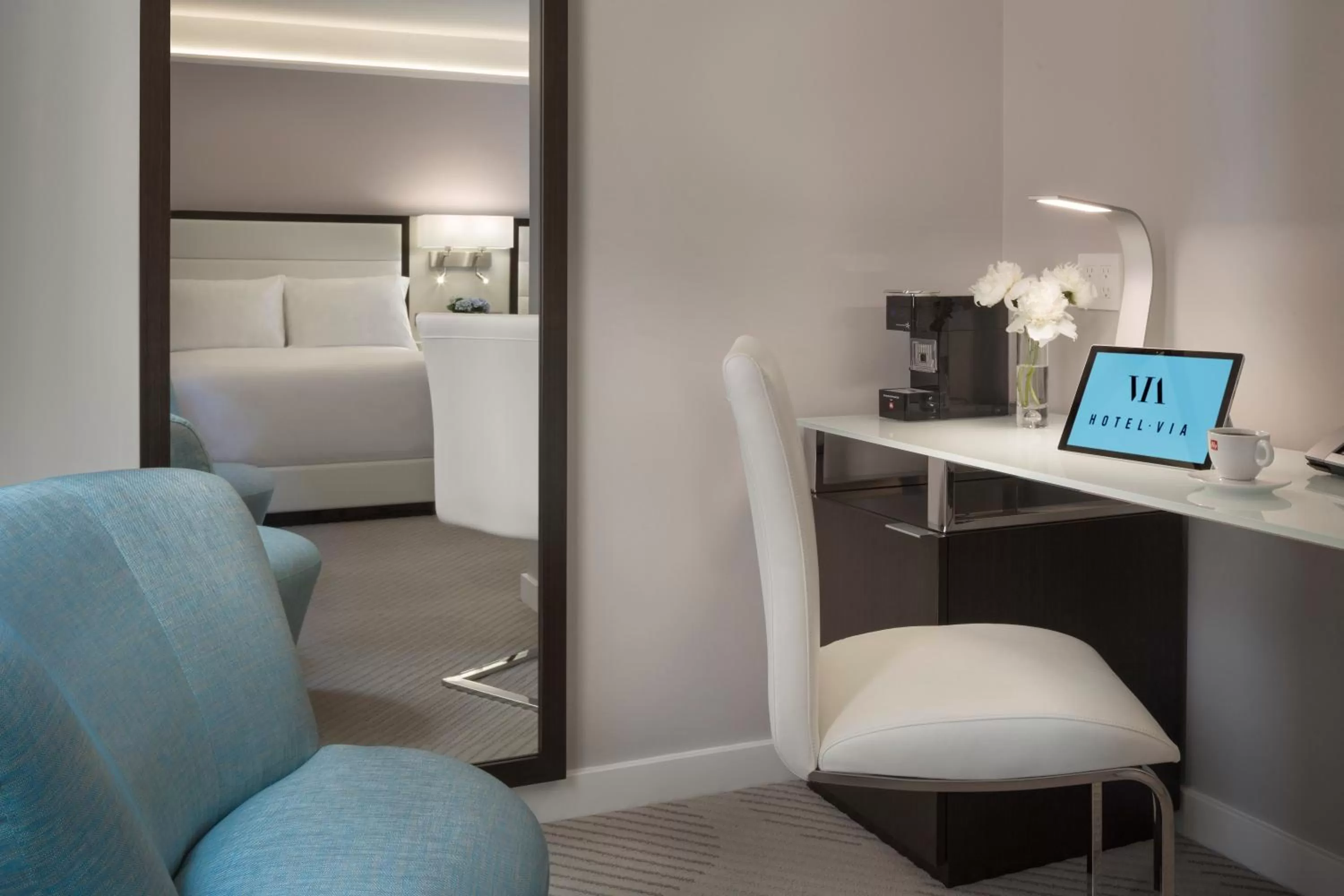 Coffee/tea facilities, Bed in Hotel Via