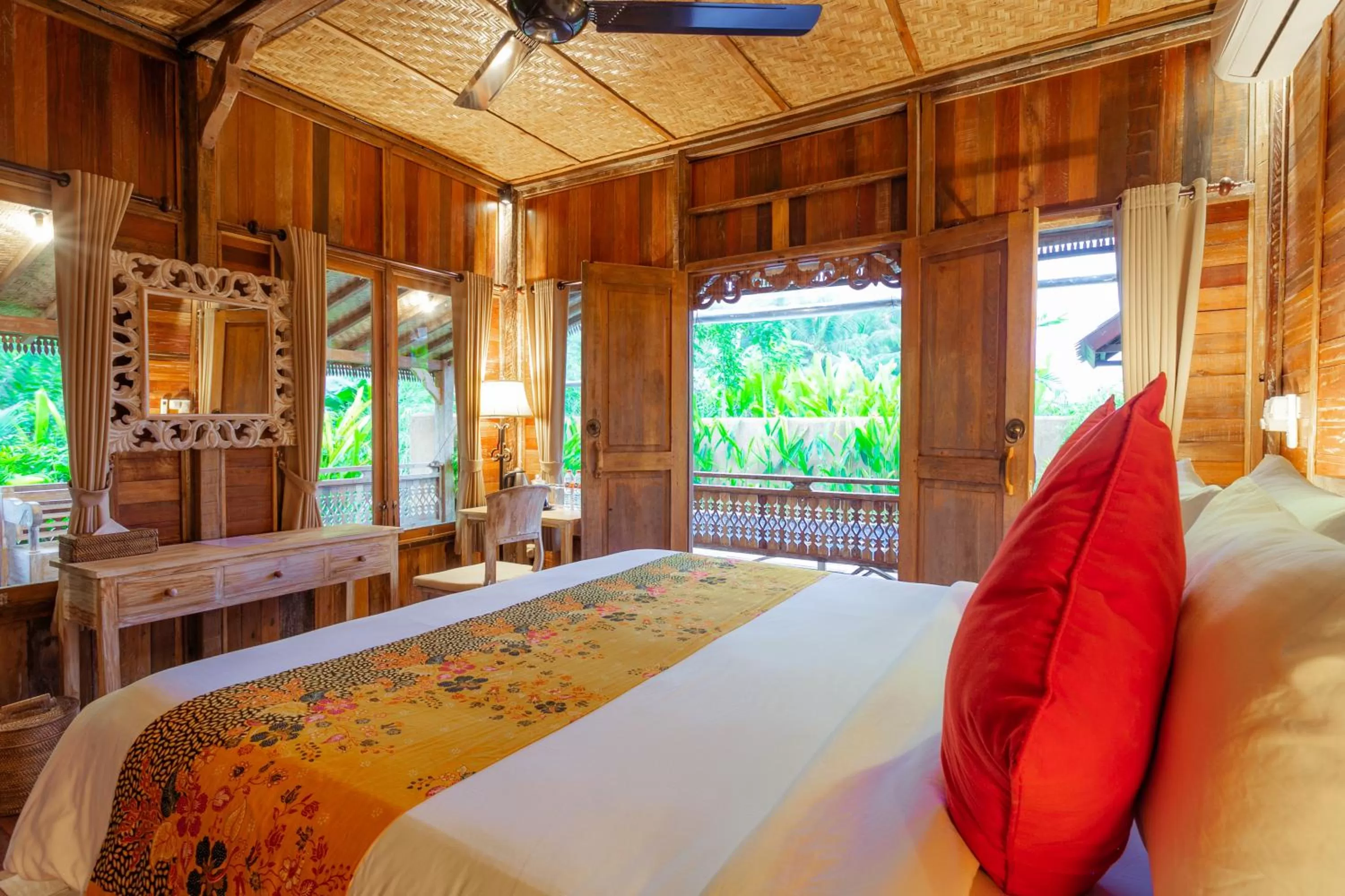 Bed in Nauna Villa Ubud