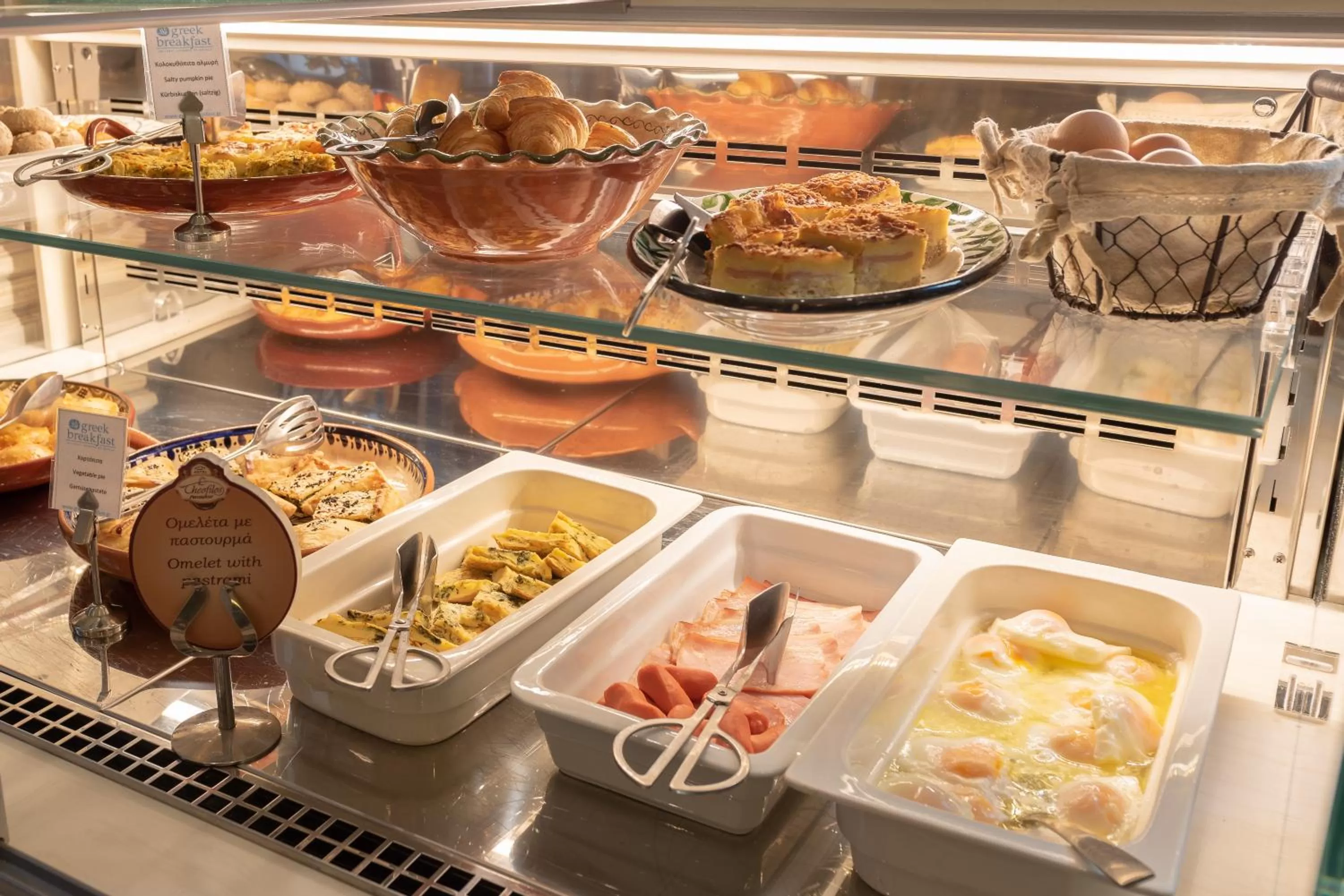 Food and drinks in Theofilos Paradise Boutique Hotel