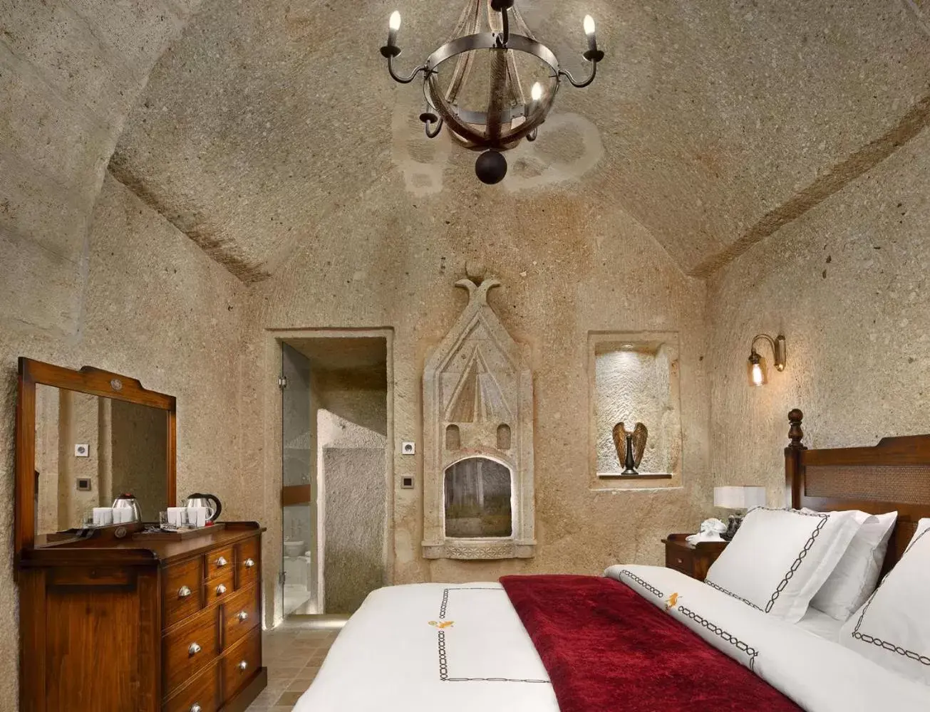 Deluxe Room in Seraphim Cave Suites & SPA