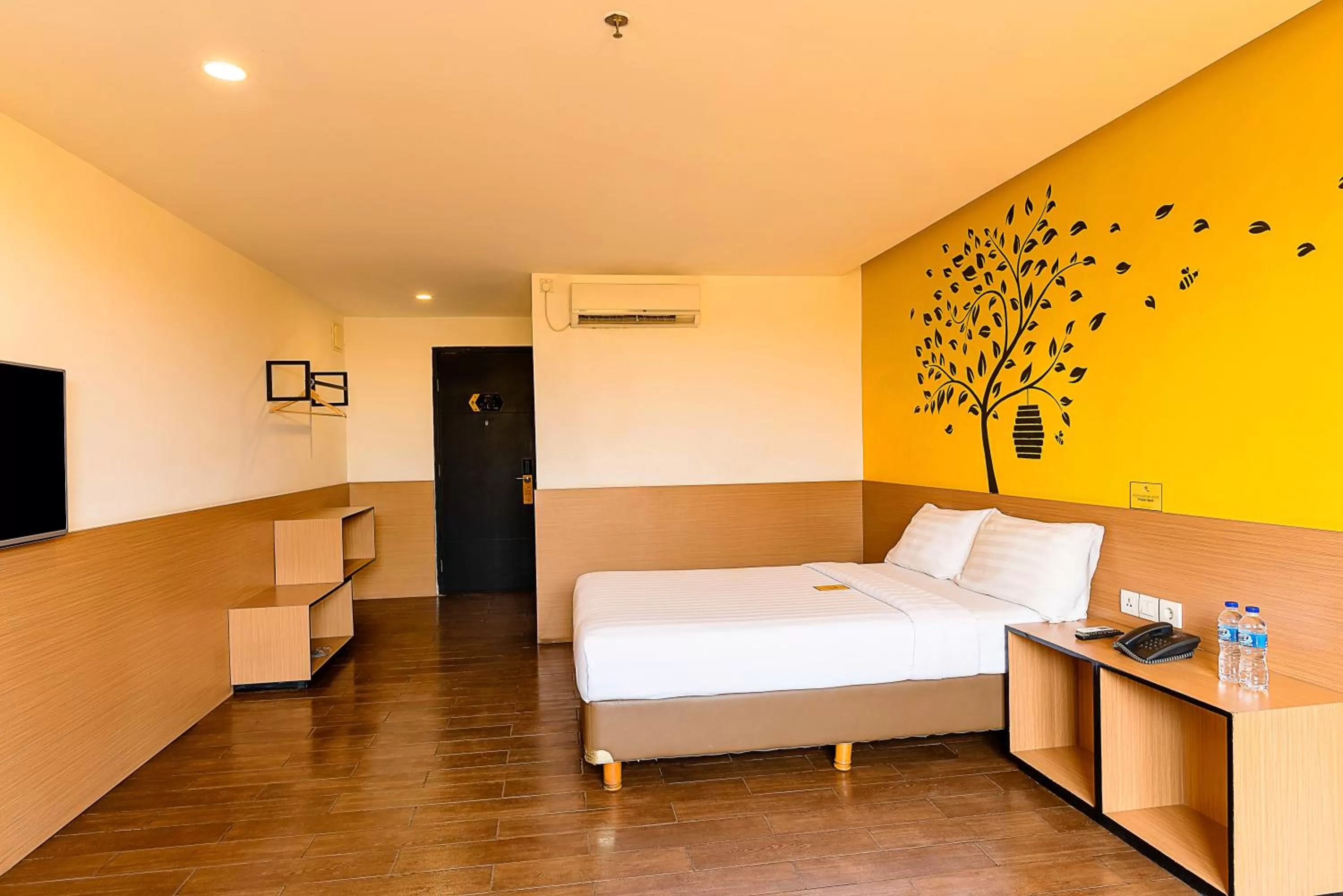 Bed in Yellow Bee Tangerang