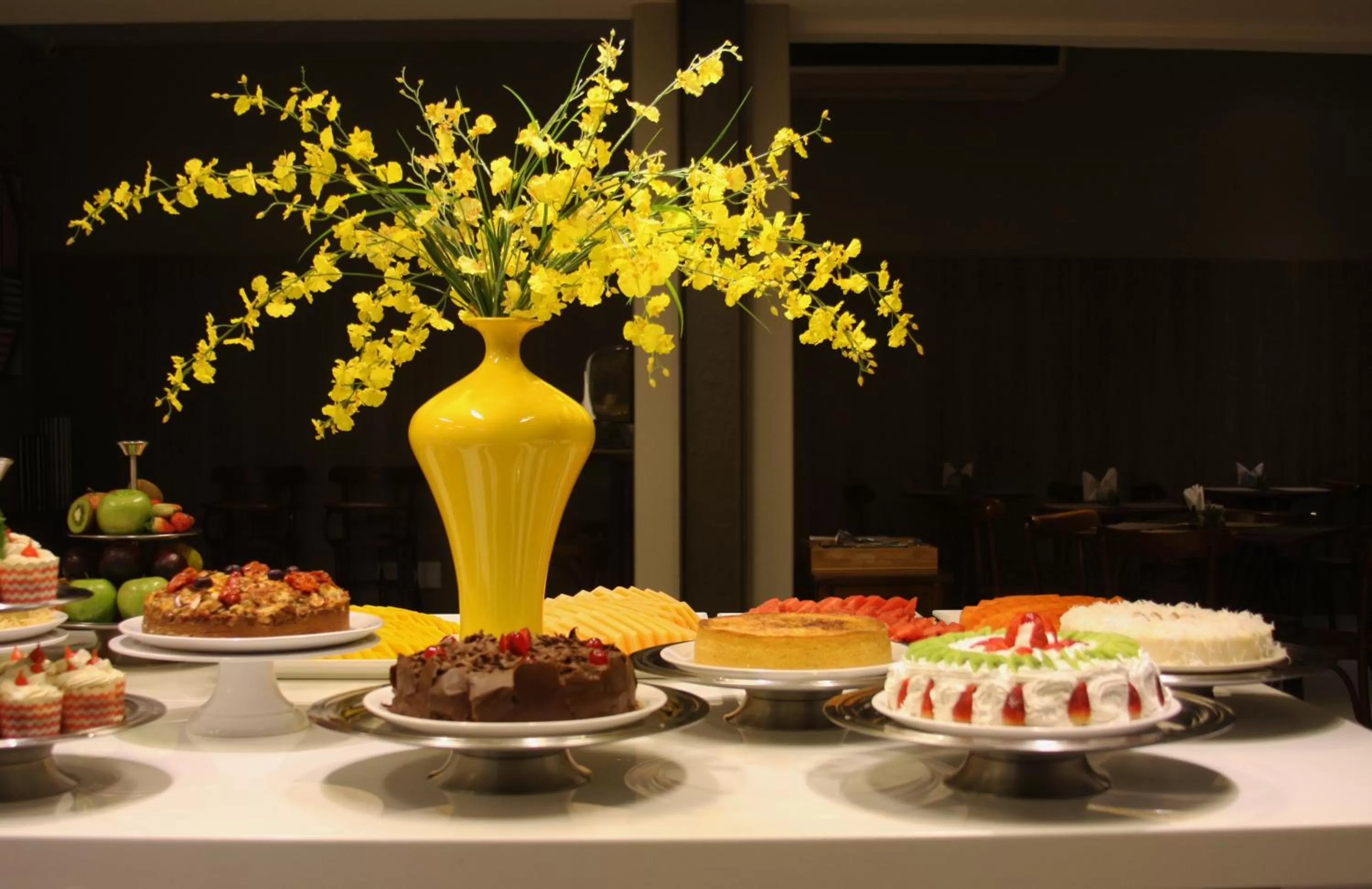 Buffet breakfast in Malibu Plaza Hotel