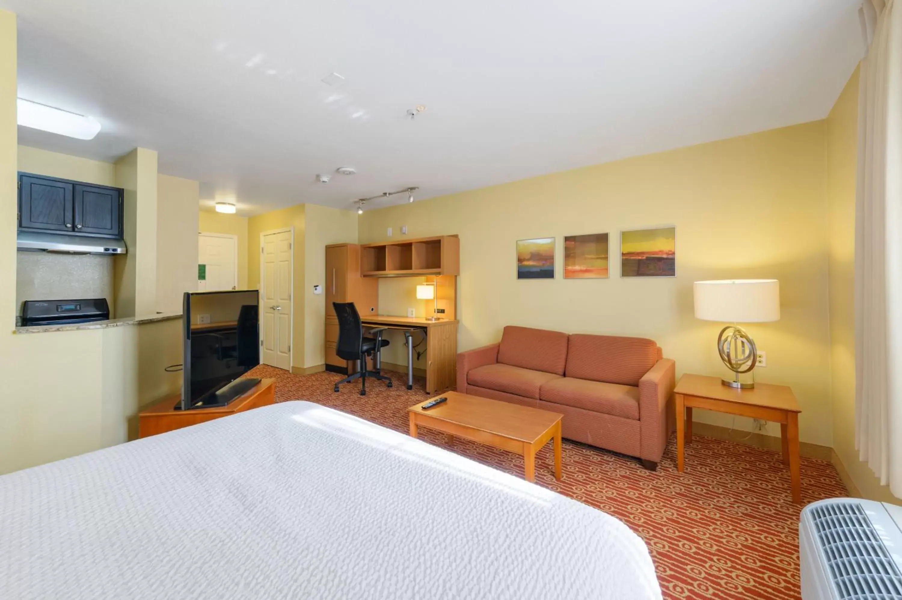 Bed in Extended Stay America Suites - Atlanta - Northlake