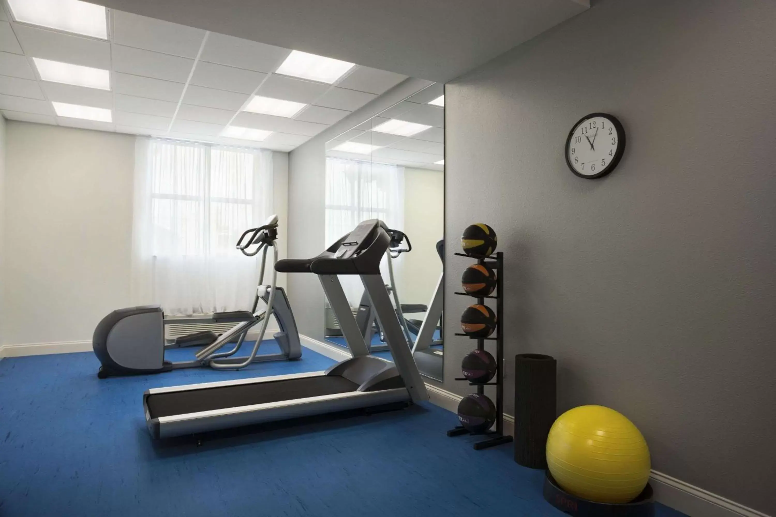 On site, Fitness Center/Facilities in Days Inn & Suites by Wyndham Belmont