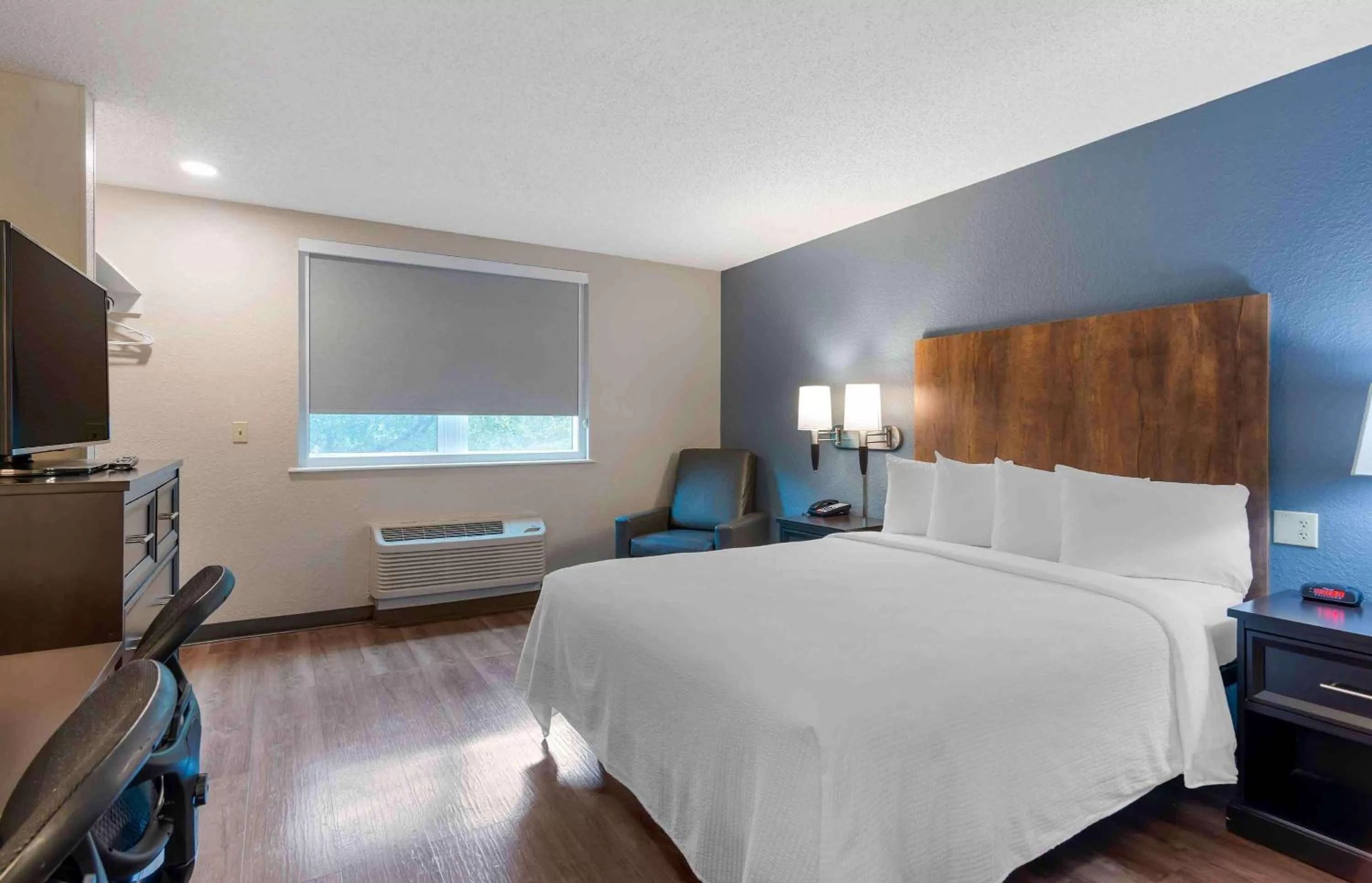 Queen studio with 1 Queen Bed - Disability Access/Non-Smoking in Extended Stay America Premier Suites - Miami - Coral Gables