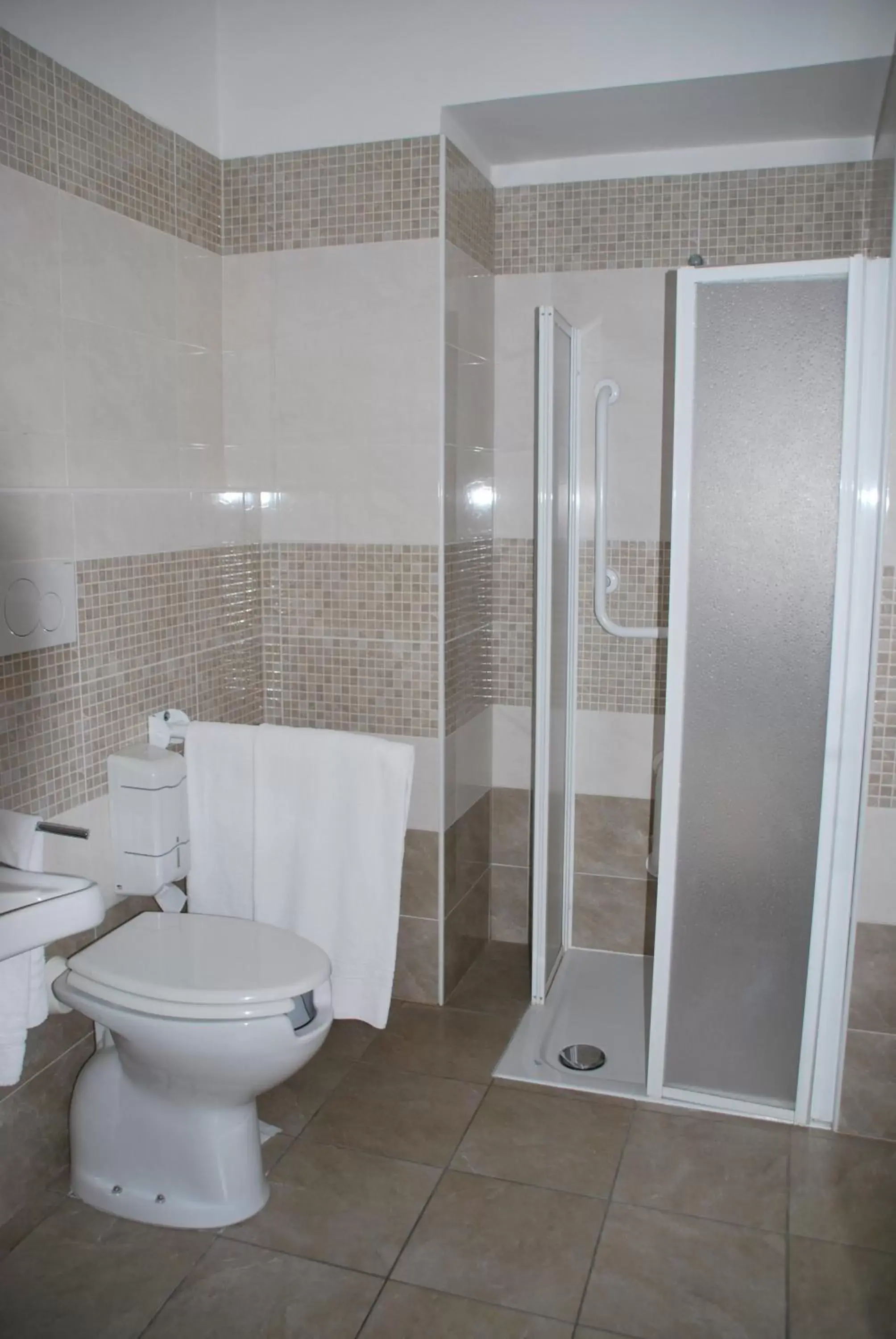 Shower, Bathroom in Hotel Antico Distretto