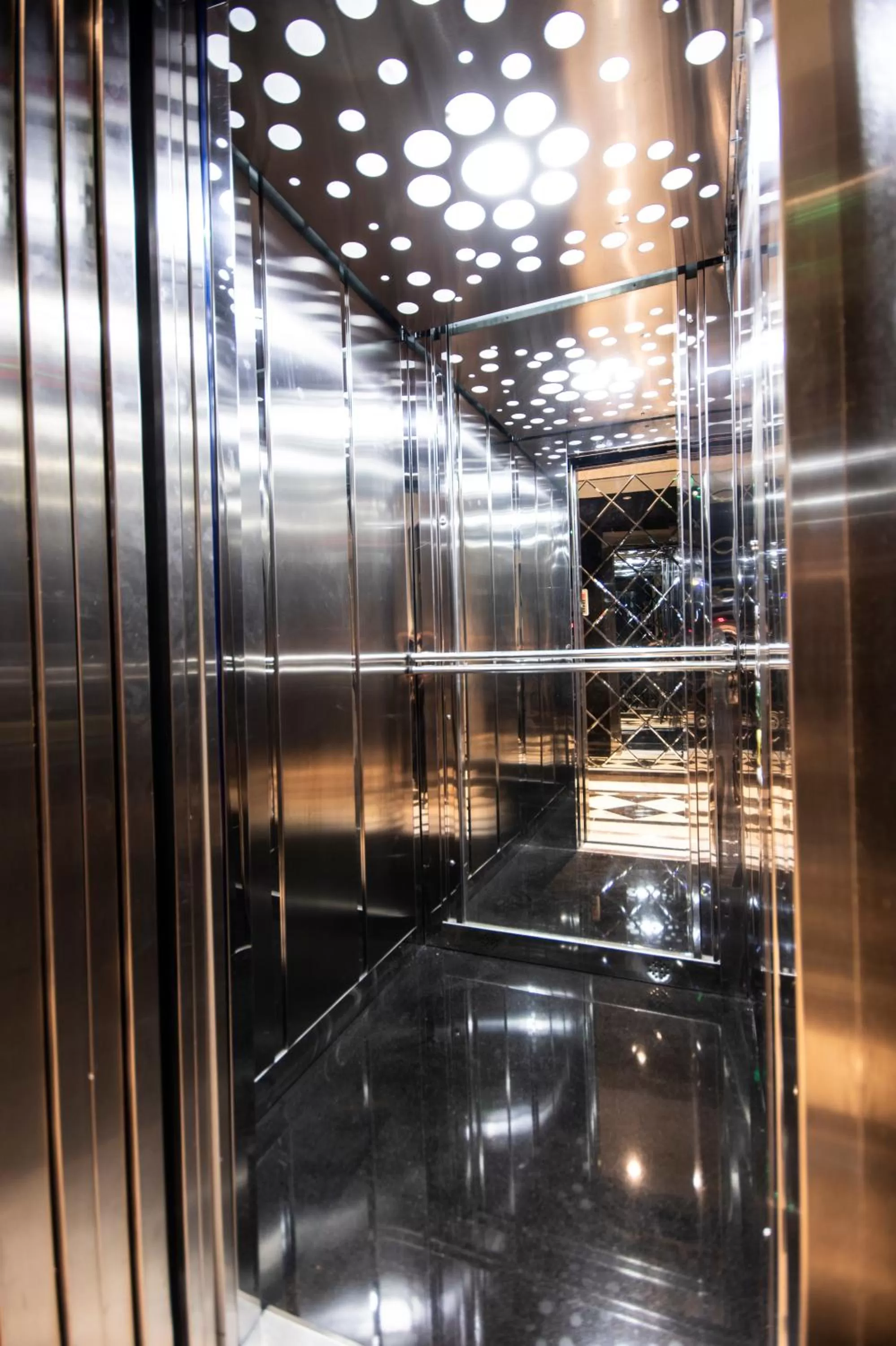 Area and facilities in Pruva Hotel