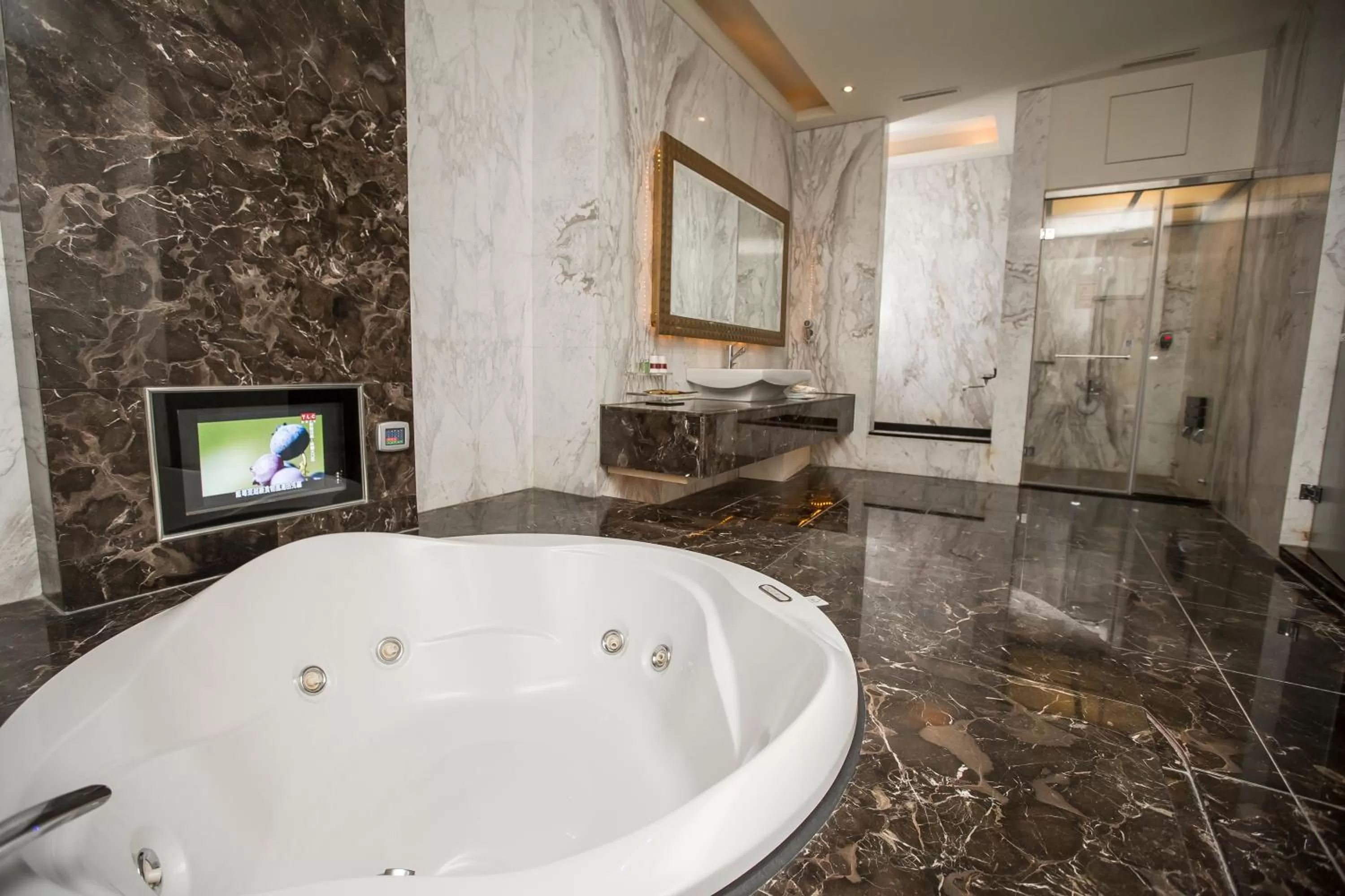 Bathroom in Moon Area Motel