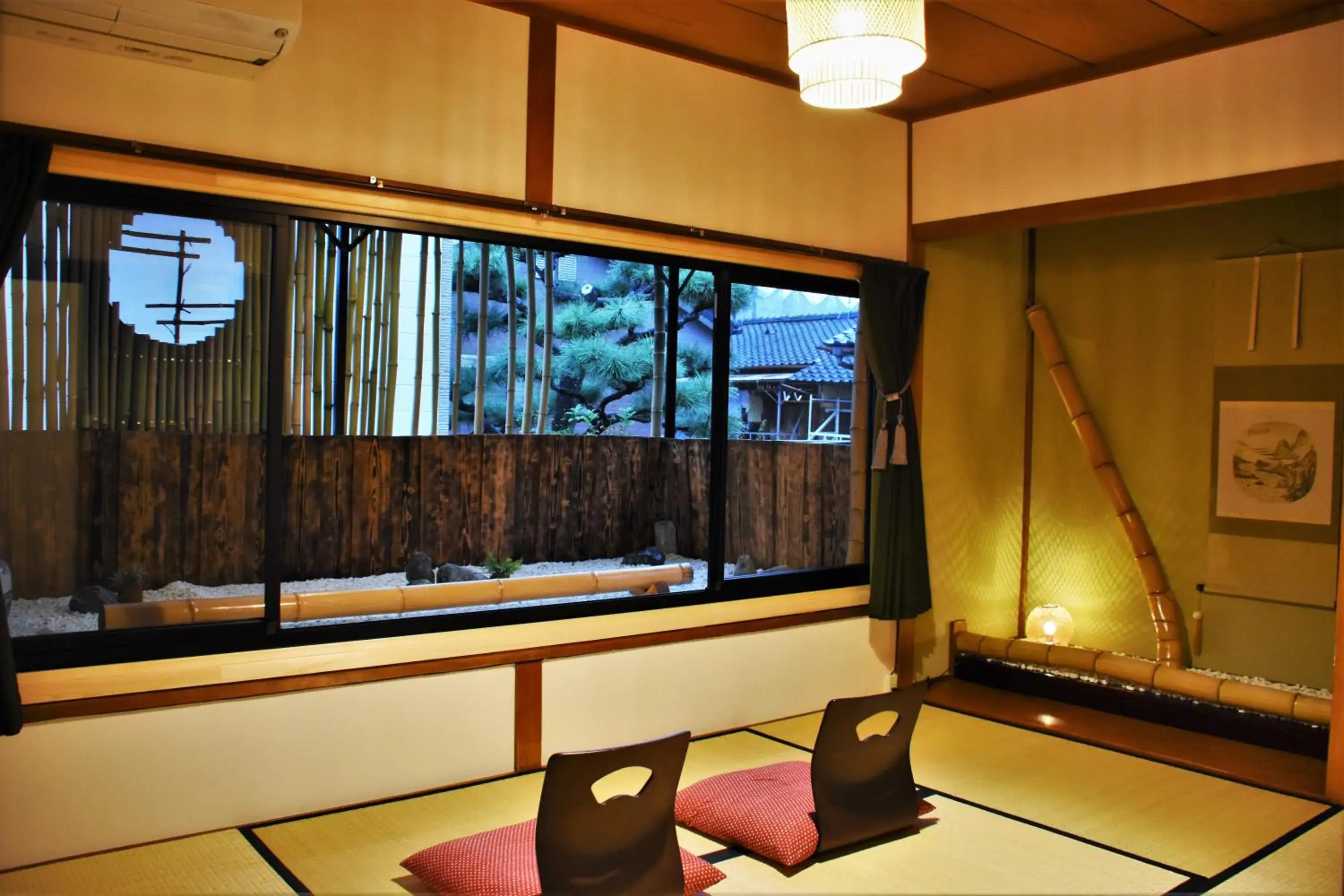 Photo of the whole room, TV/Entertainment Center in Guest House Oumi