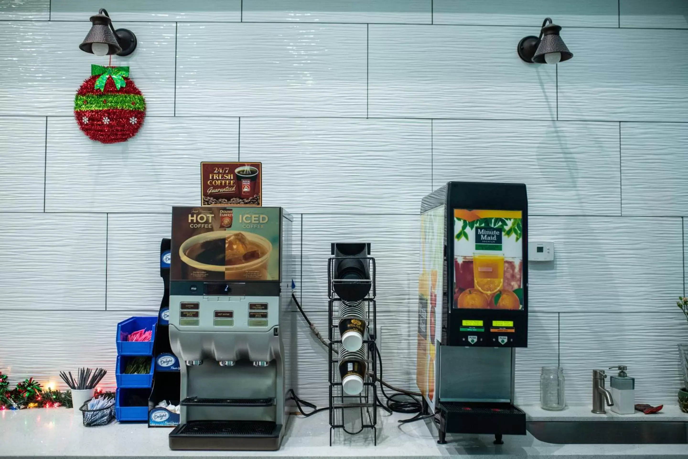 Coffee/tea facilities in Hotel Bliss Kemah Boardwalk by OYO