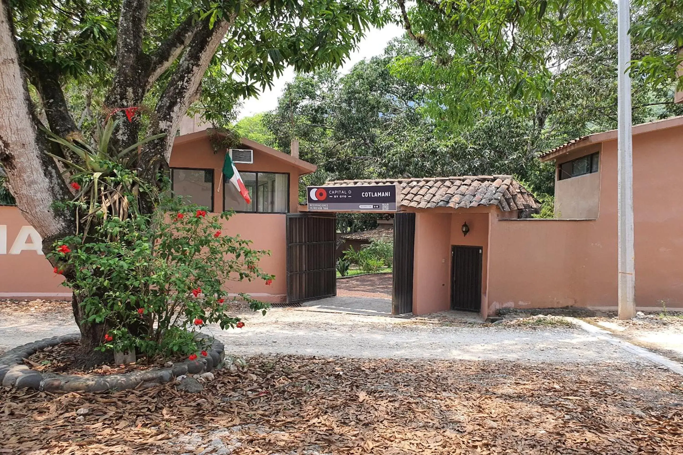 Facade/entrance, Property Building in Cotlamani Hotel Aventura