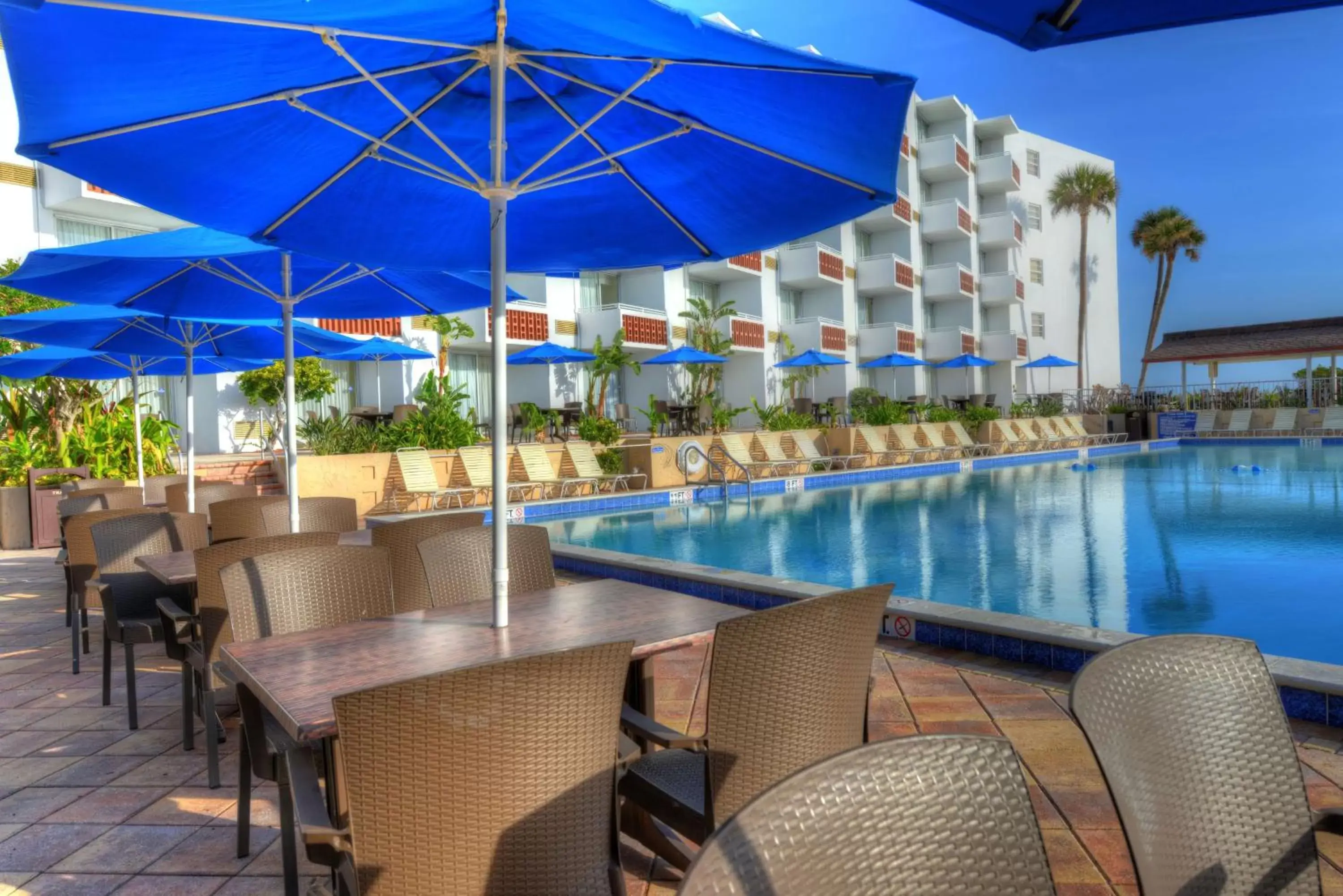 Property building, Swimming Pool in Best Western Aku Tiki Inn