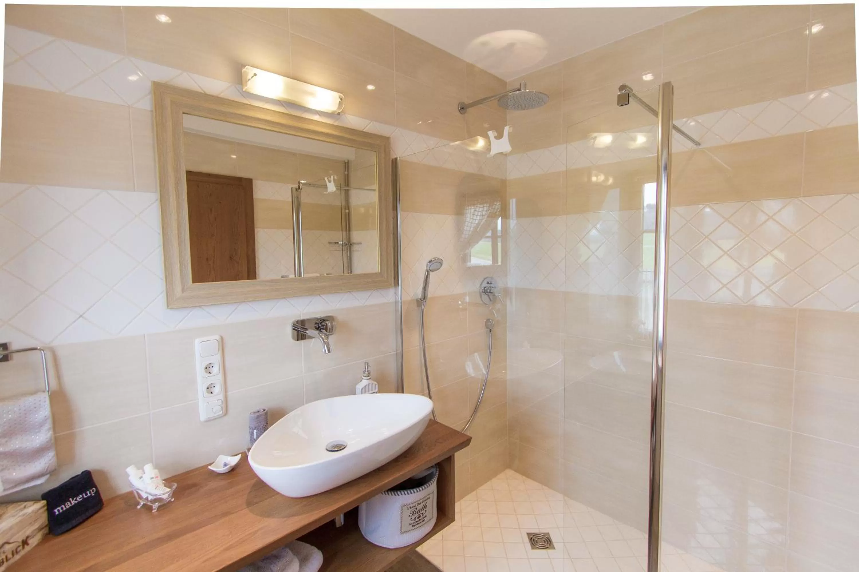 Photo of the whole room in Hotel Alpenblick