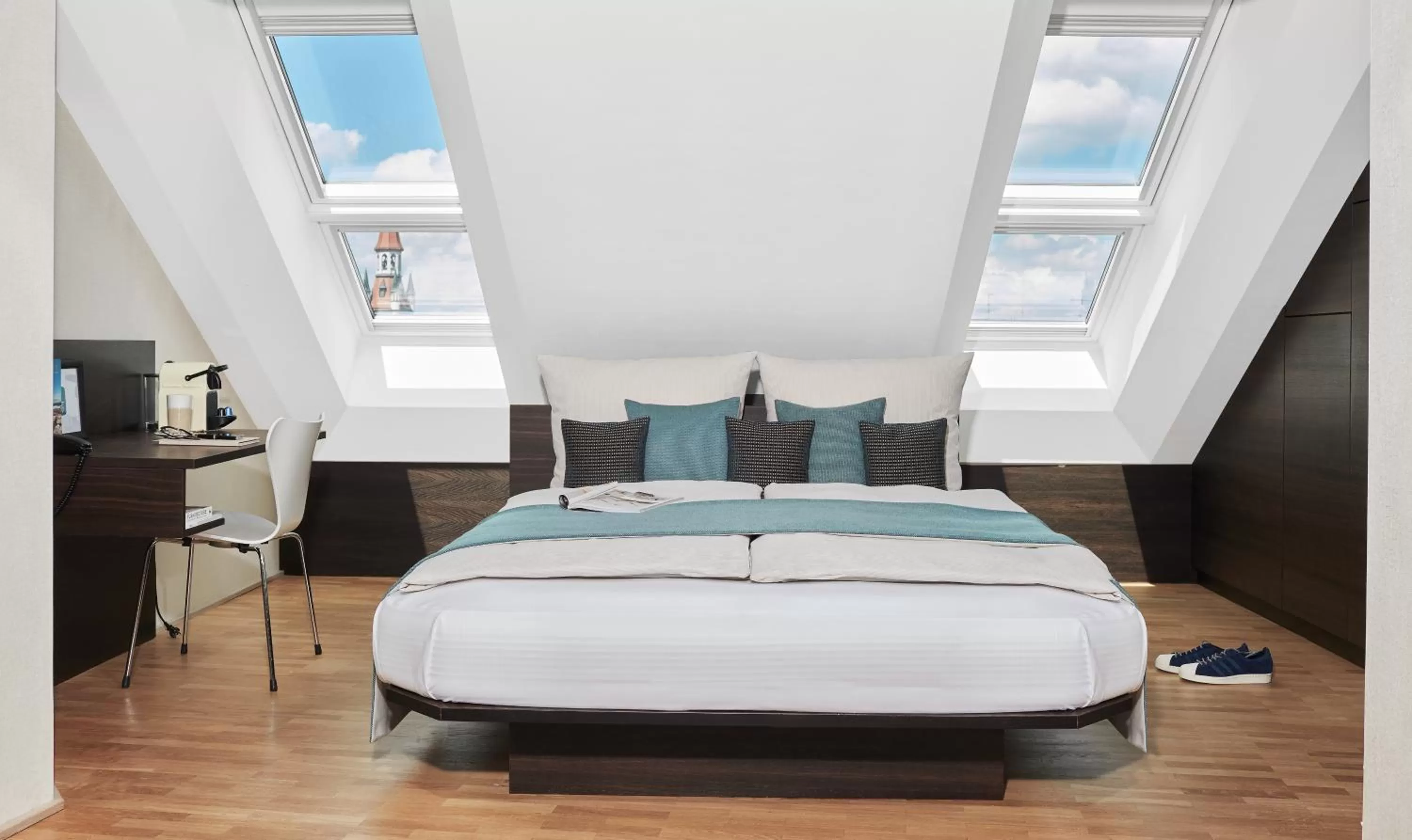 Bed in Living Hotel Das Viktualienmarkt