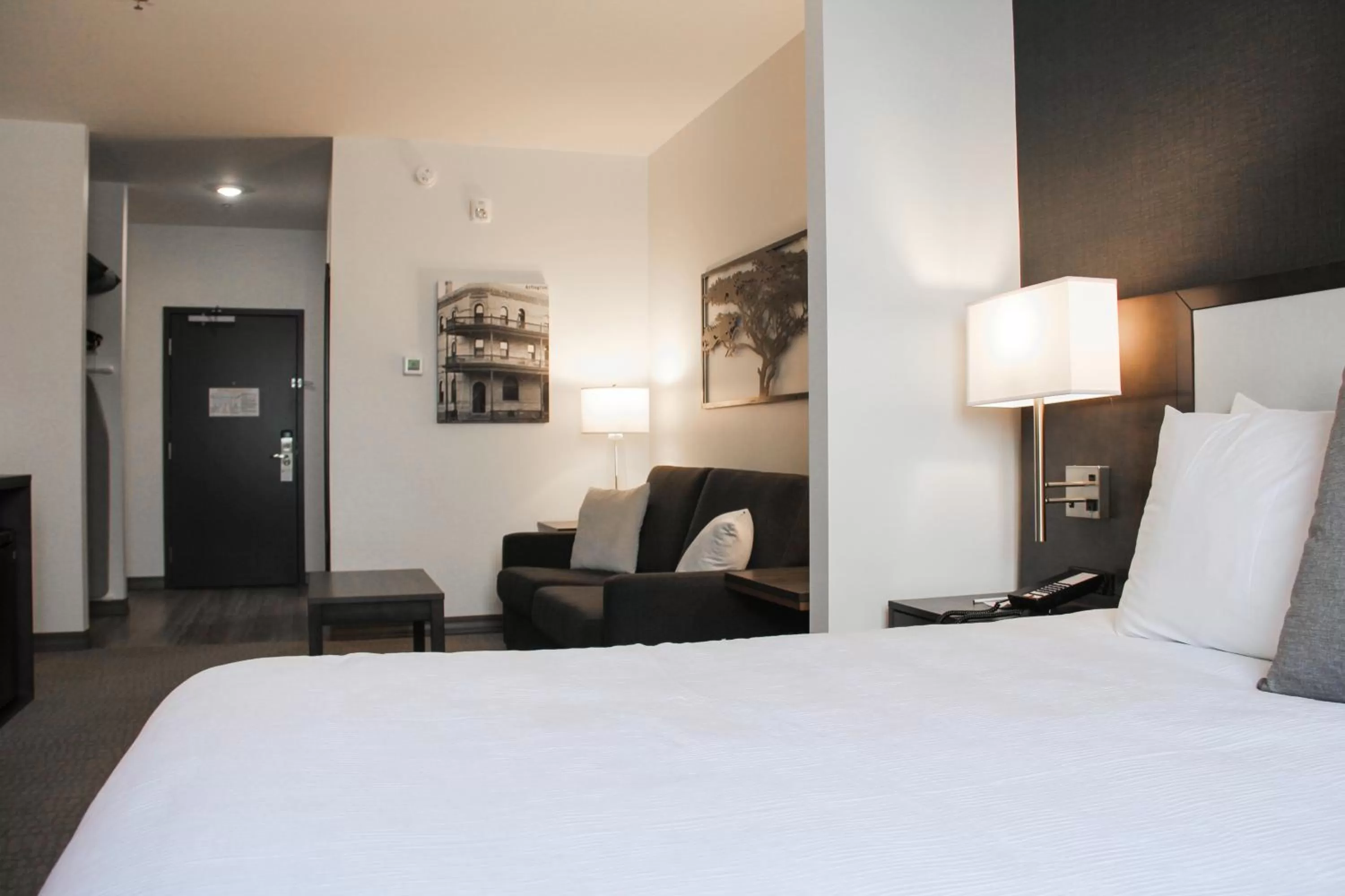 Bed in Best Western Plus Morden