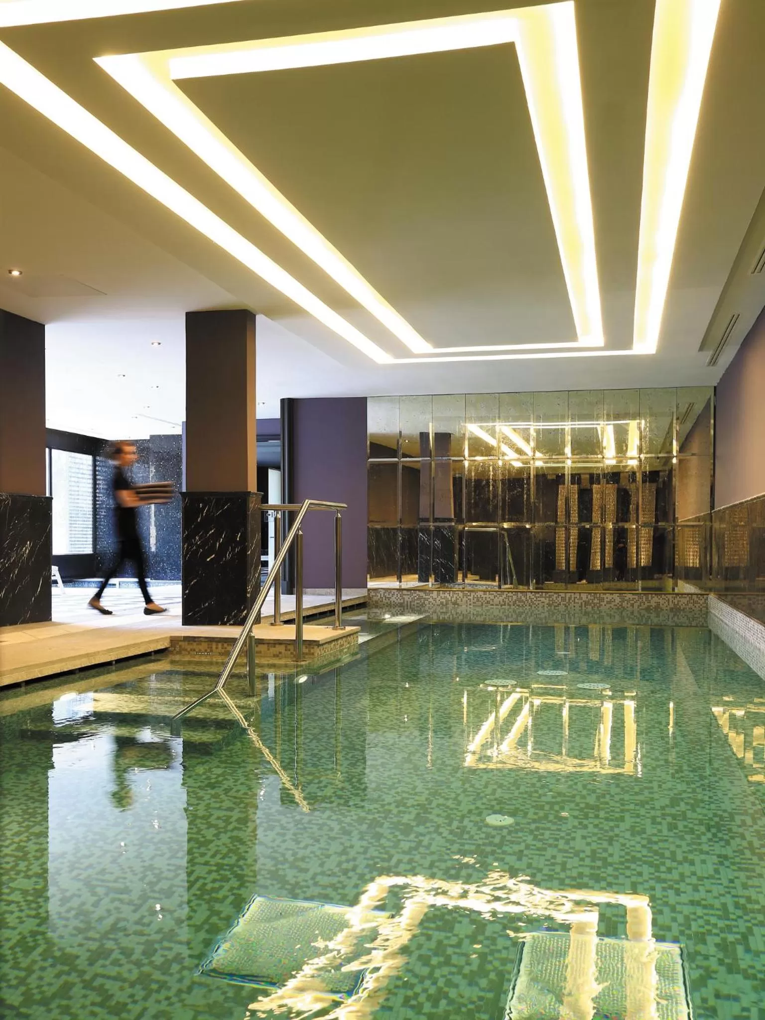 Swimming pool in Domaine De Manville