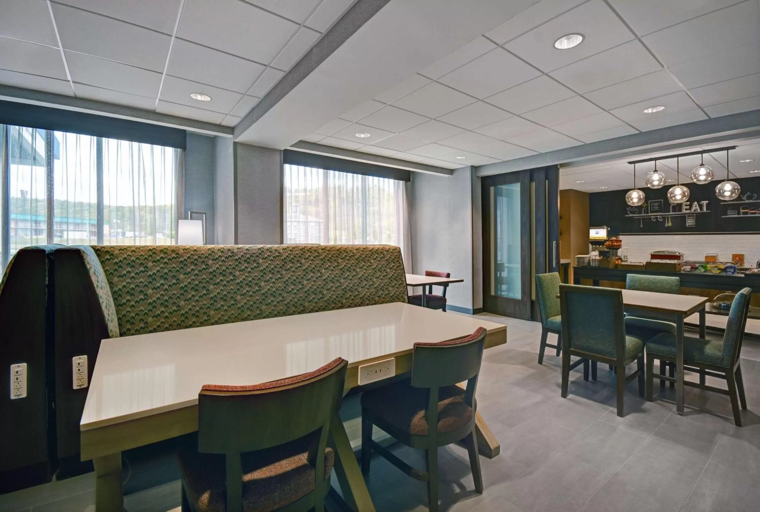 Breakfast in Hampton Inn Cave City, KY