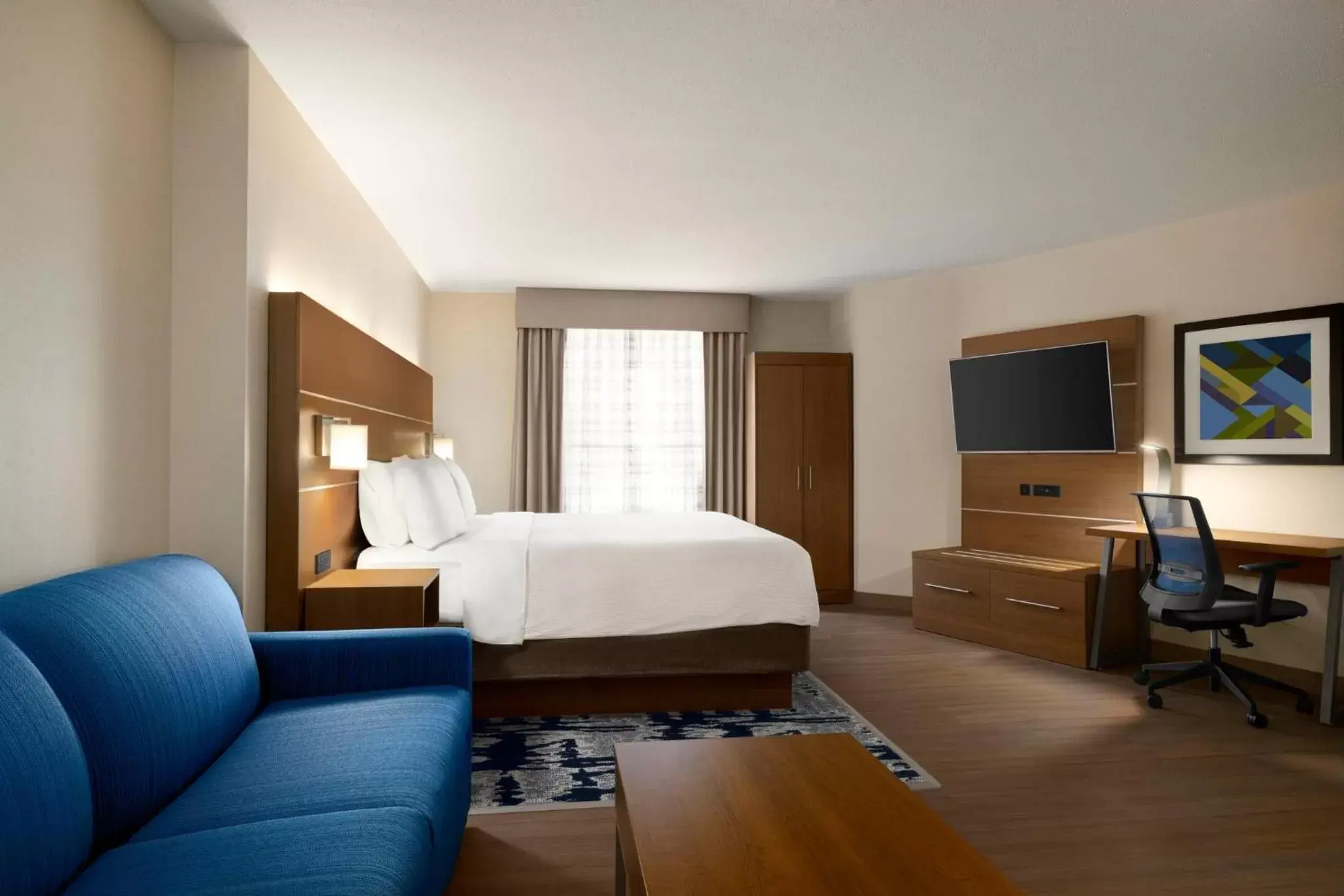 Photo of the whole room in Holiday Inn Express Vancouver-Metrotown (Burnaby)