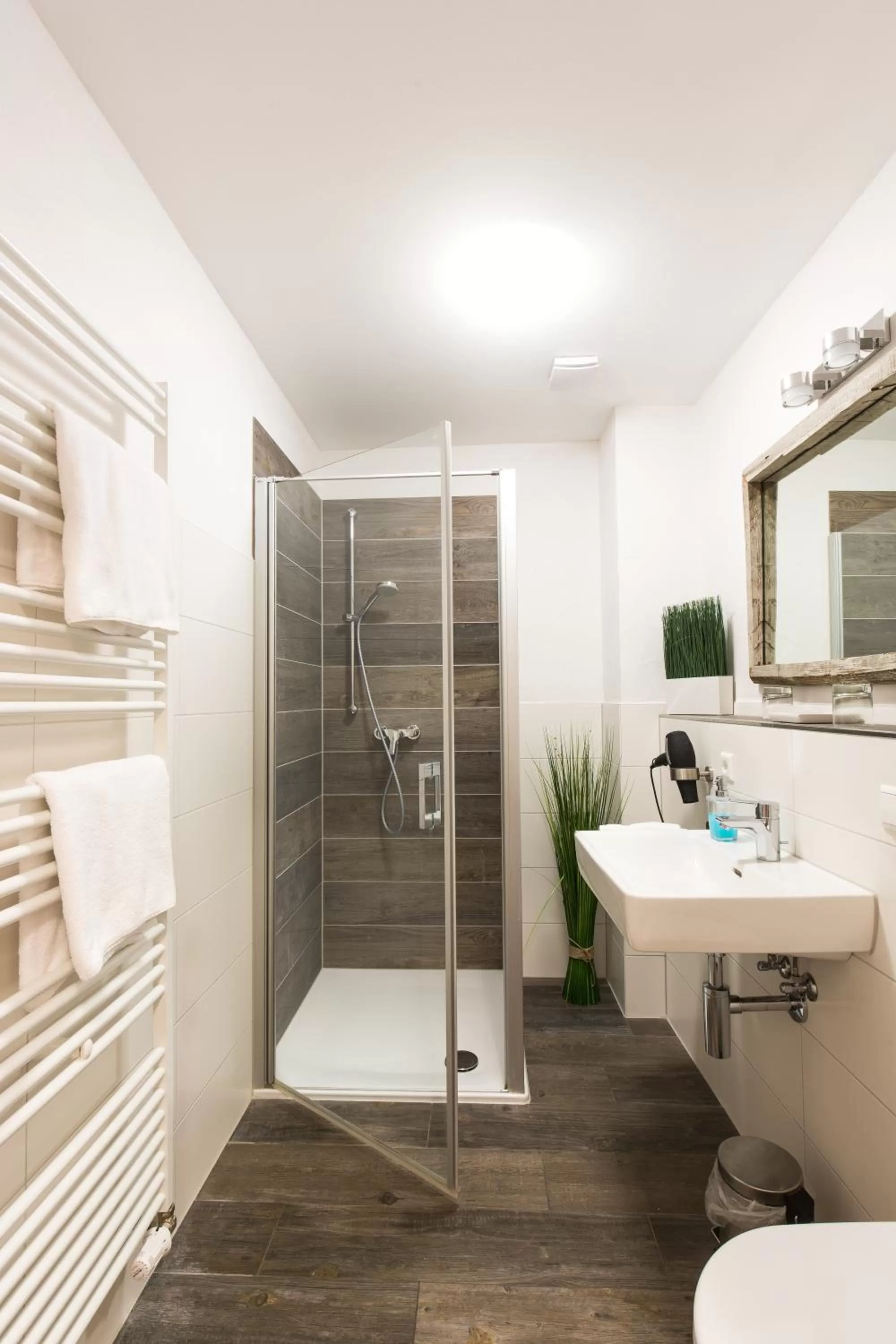 Bathroom in Weinhotel / Gasthaus zur Sonne