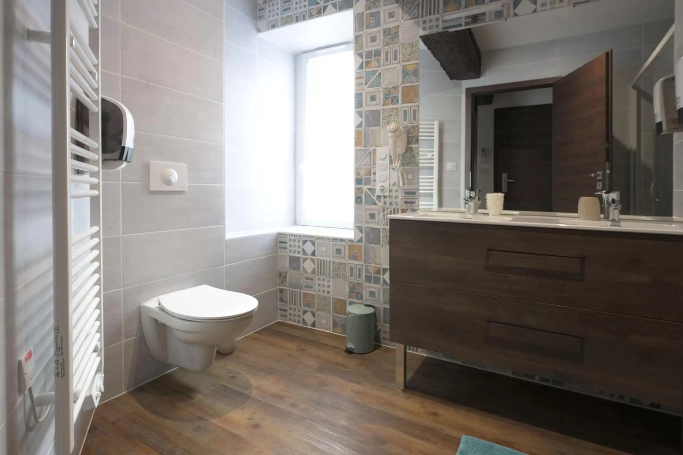 Toilet in Hotel De La Croisée