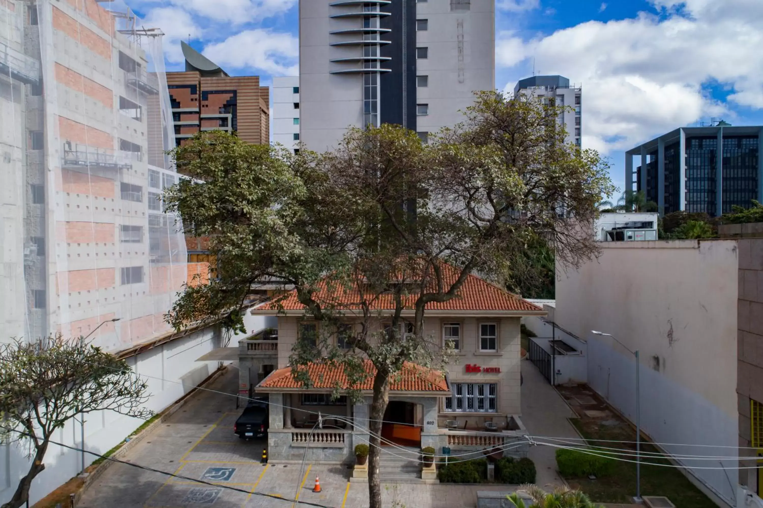 Facade/entrance in ibis Belo Horizonte Liberdade