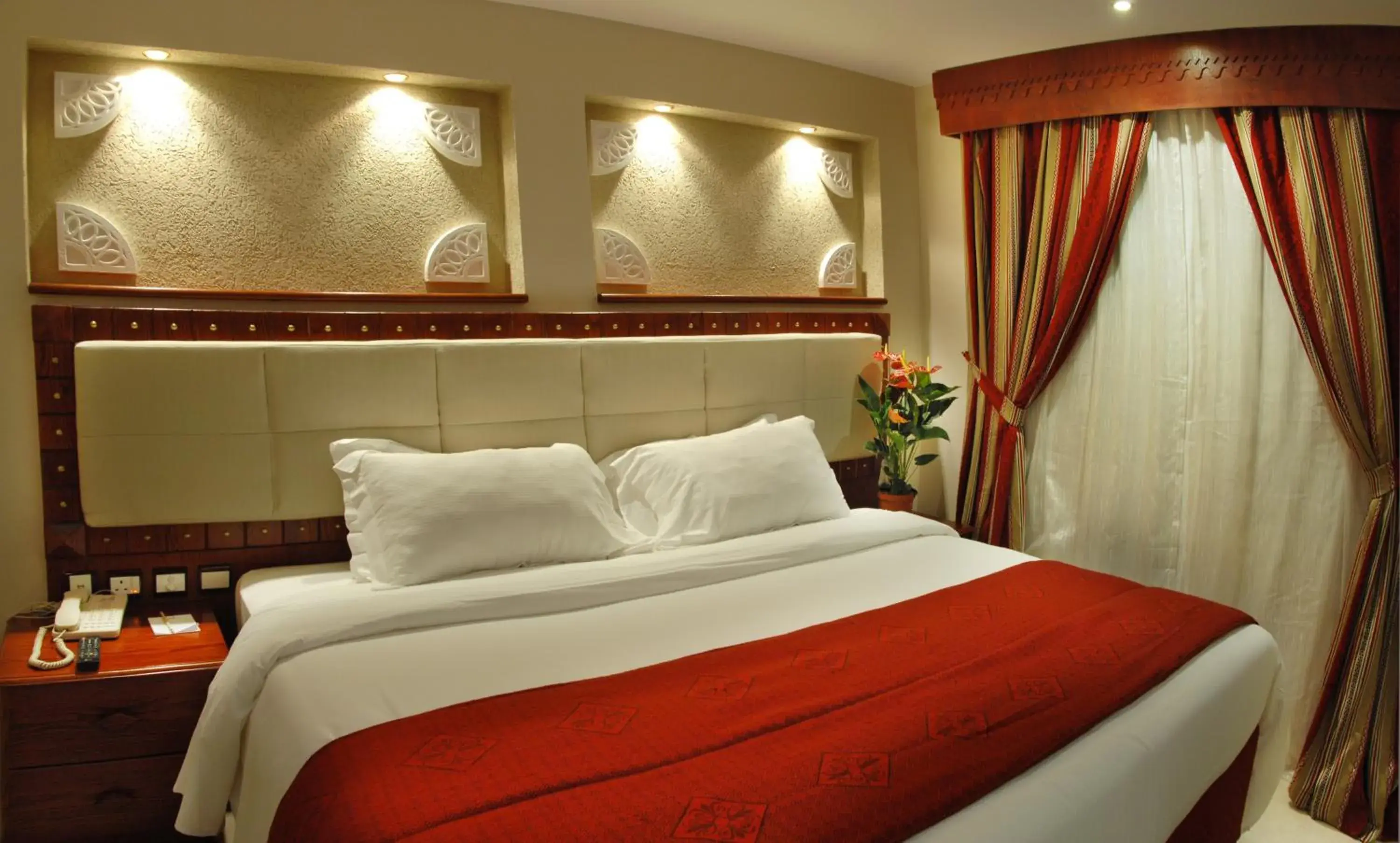 Bedroom, Bed in Al Liwan Suites