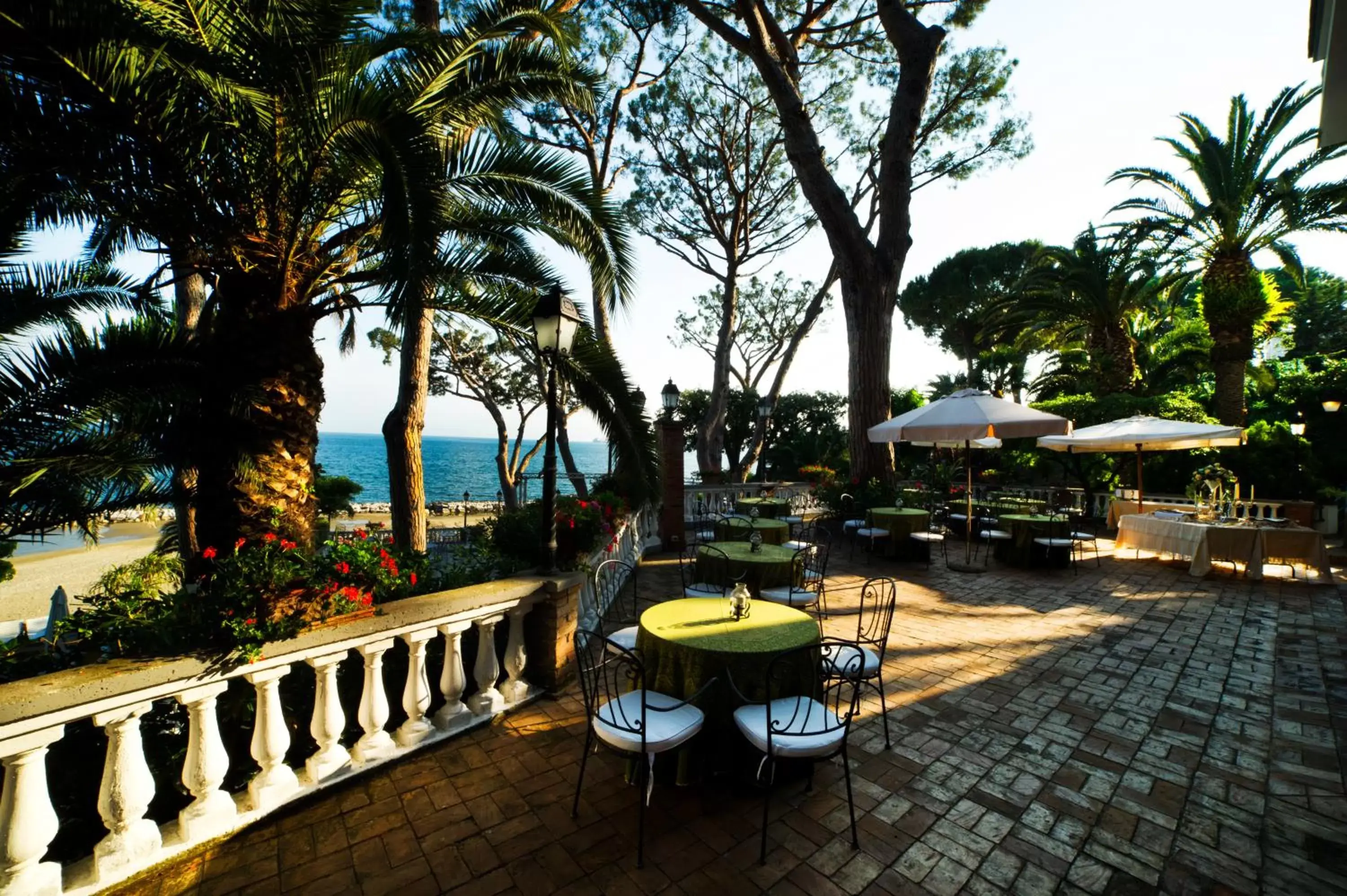 Restaurant/places to eat in Grande Albergo Miramare