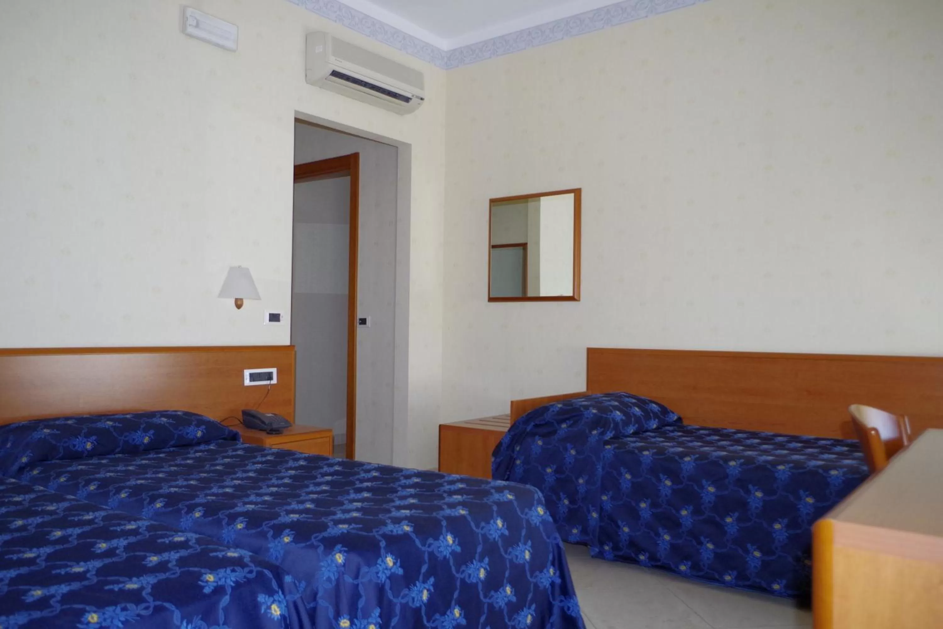 Bedroom, Bed in Hotel Kroma