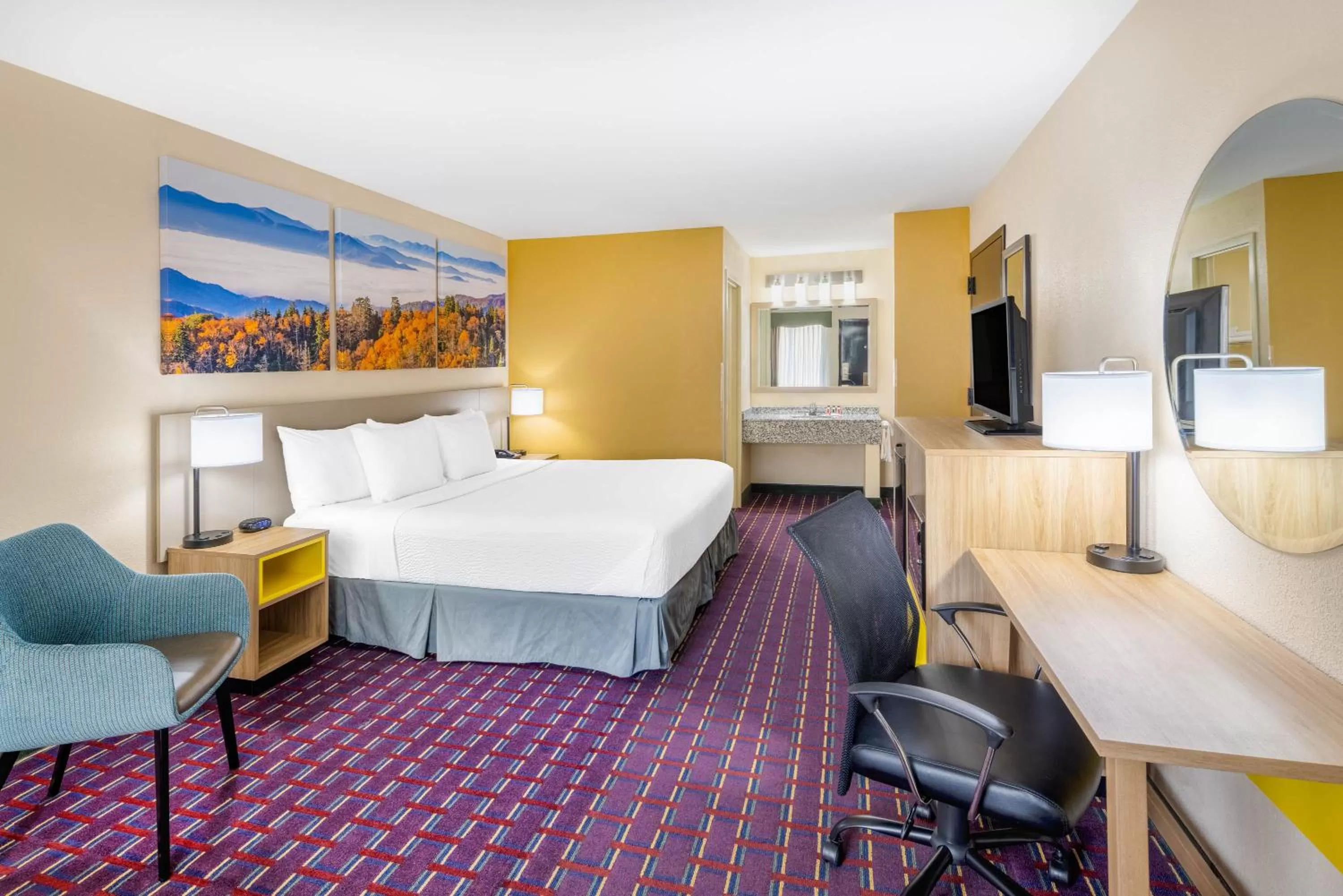 Photo of the whole room, Bed in Days Inn by Wyndham Murphy