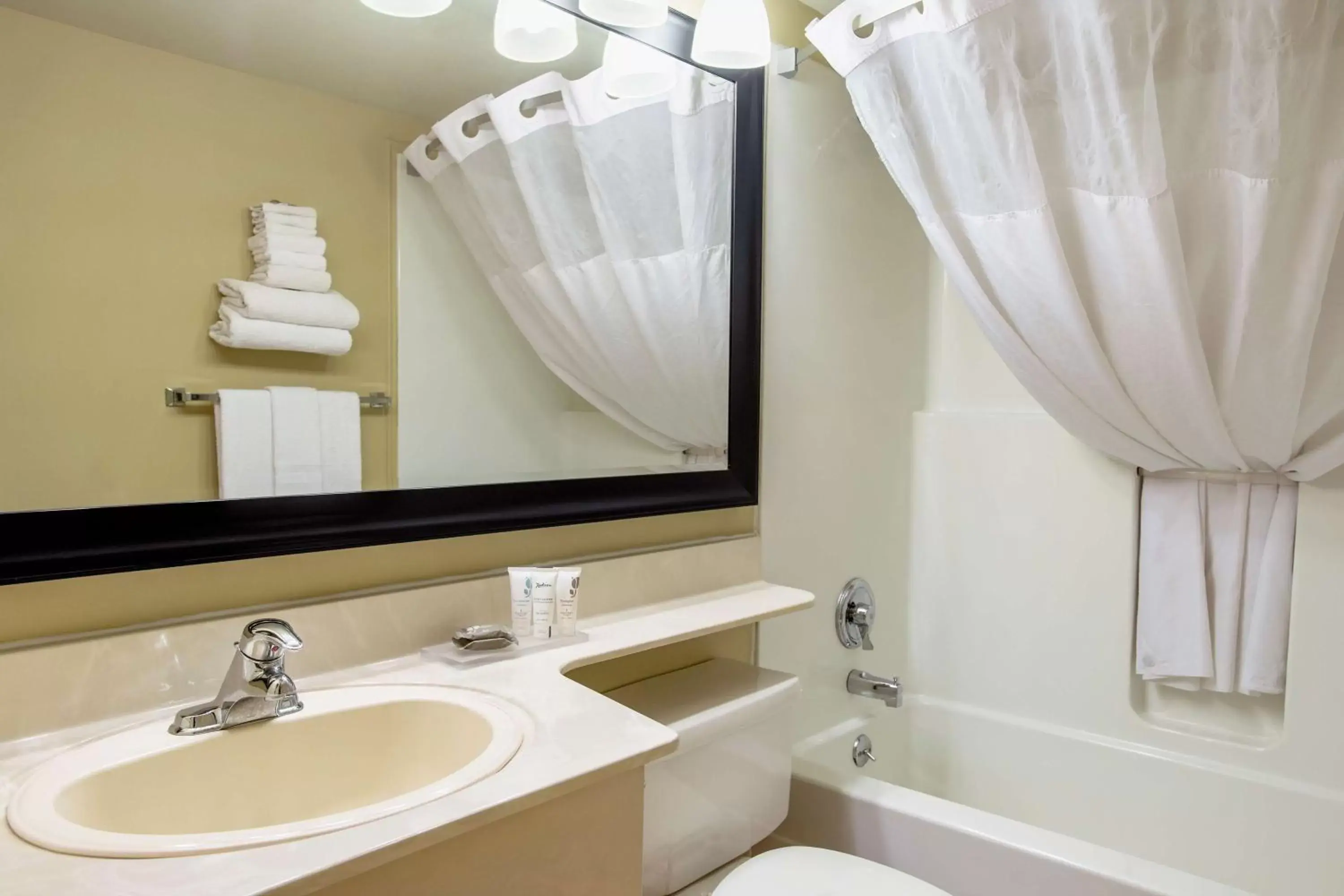 Photo of the whole room, Bathroom in Country Inn & Suites by Radisson, Winnipeg, MB