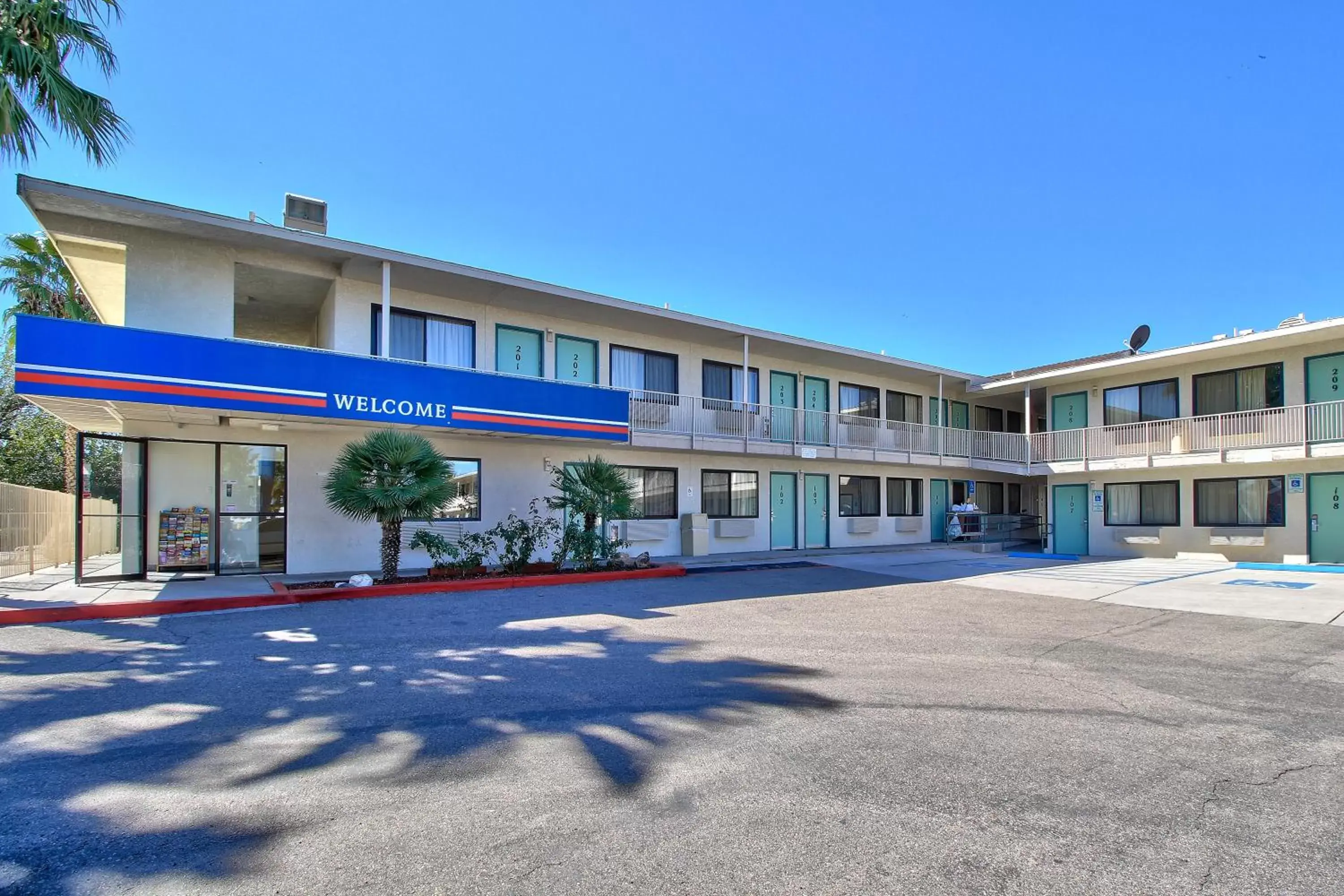 Property Building in Motel 6-Nogales, AZ - Mariposa Road