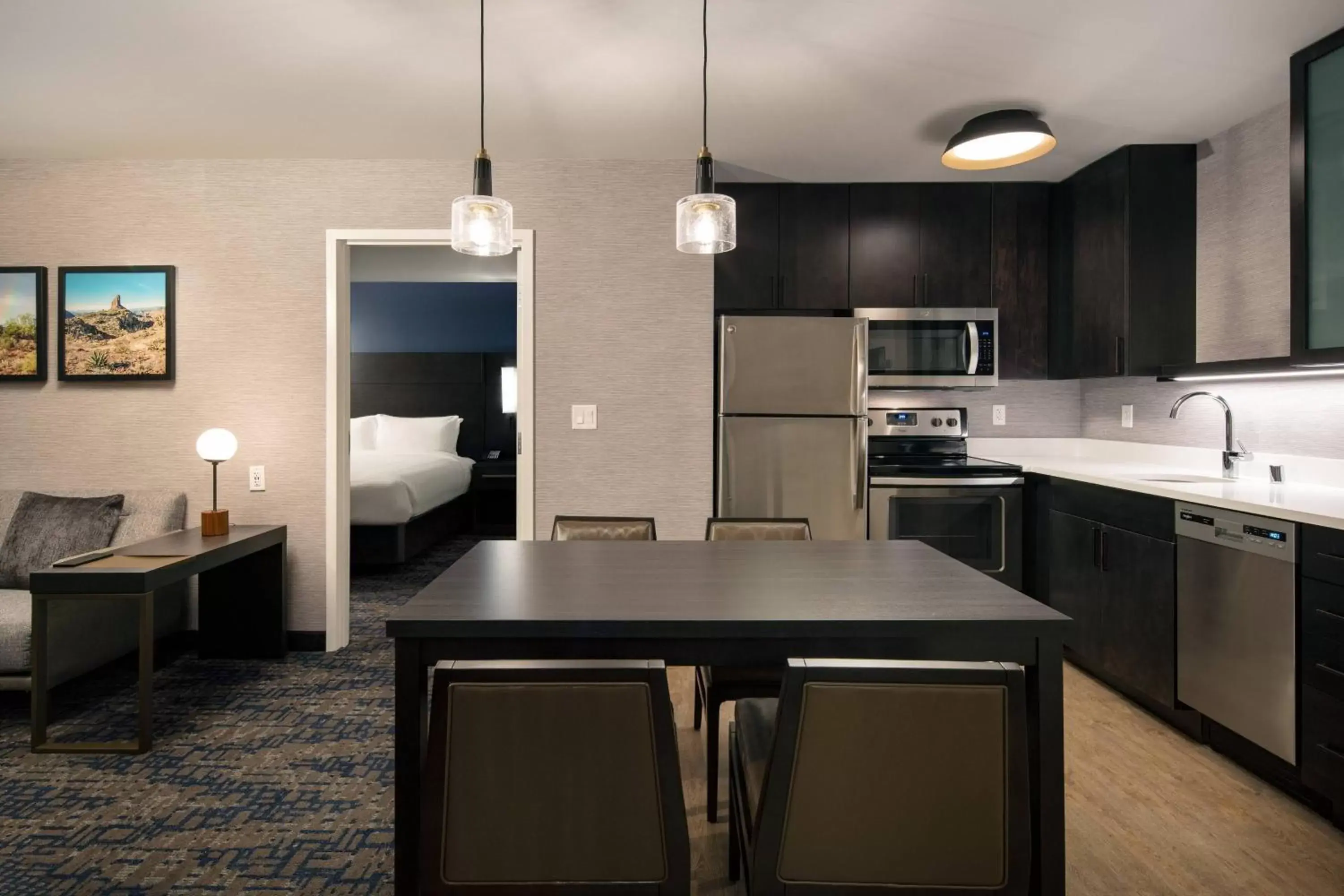 Bedroom, Kitchen/Kitchenette in Residence Inn by Marriott Scottsdale Salt River