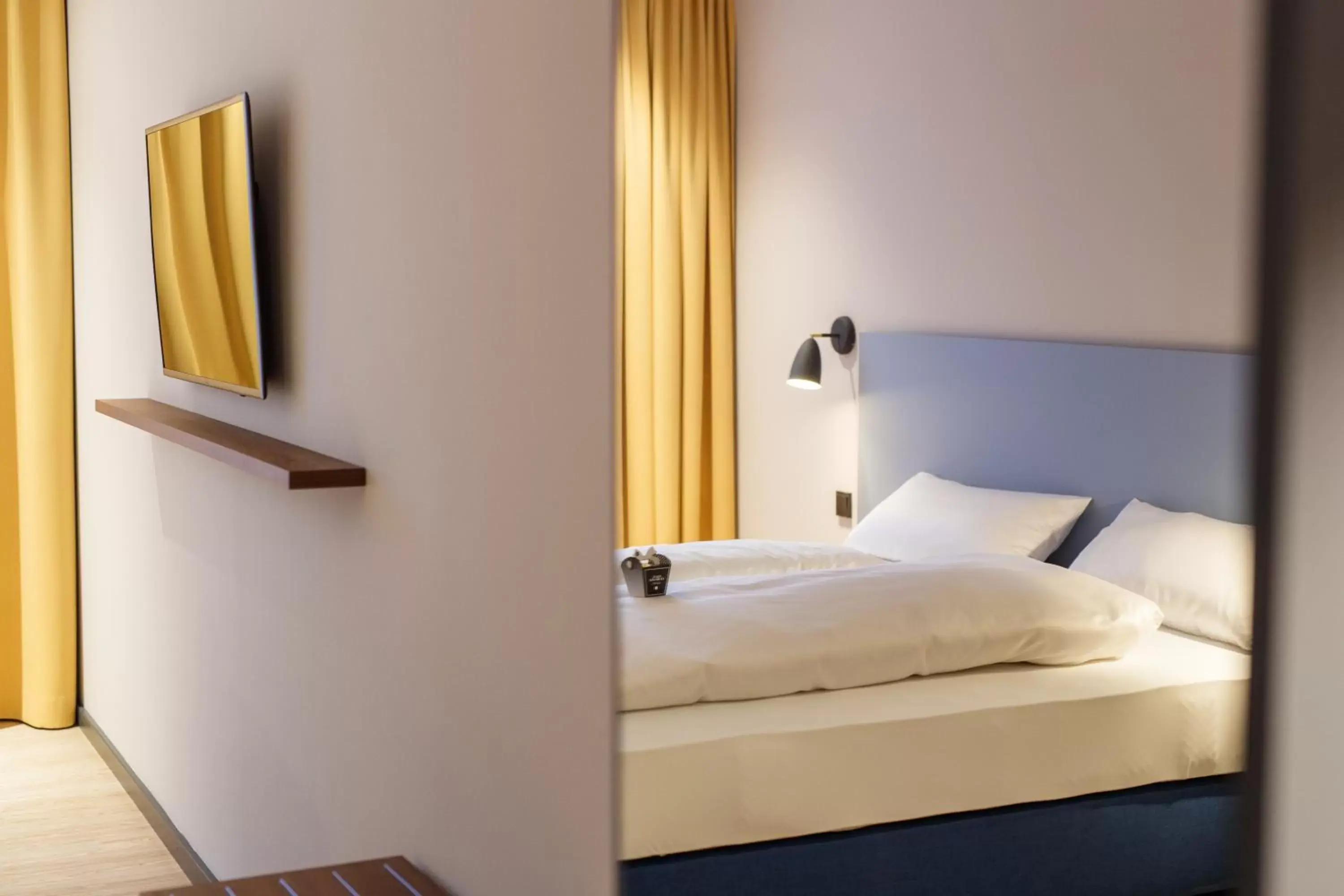 Bed in elaya hotel goeppingen ehemals Arthotel ANA Momentum