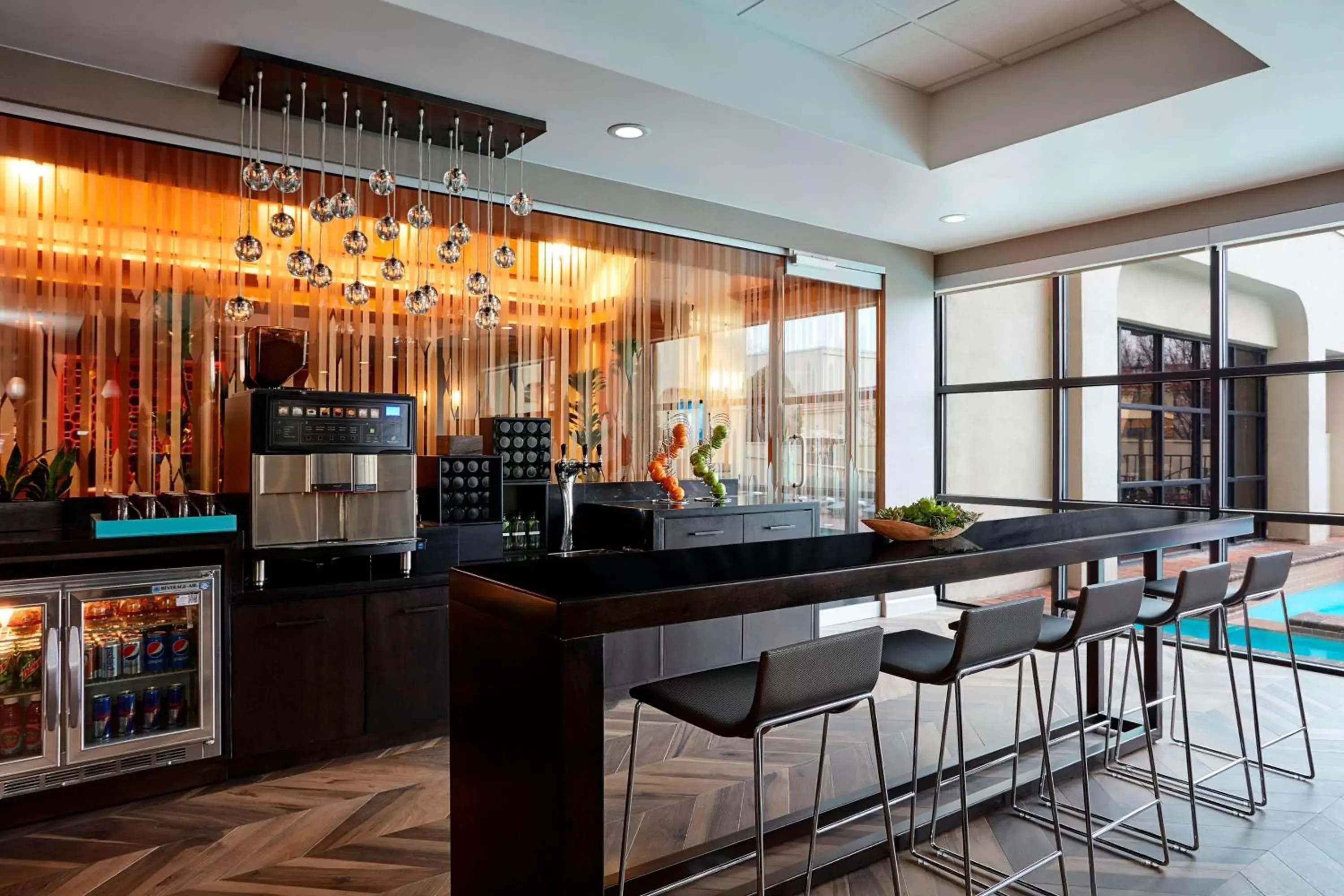 Lounge or bar in Charlotte Marriott SouthPark