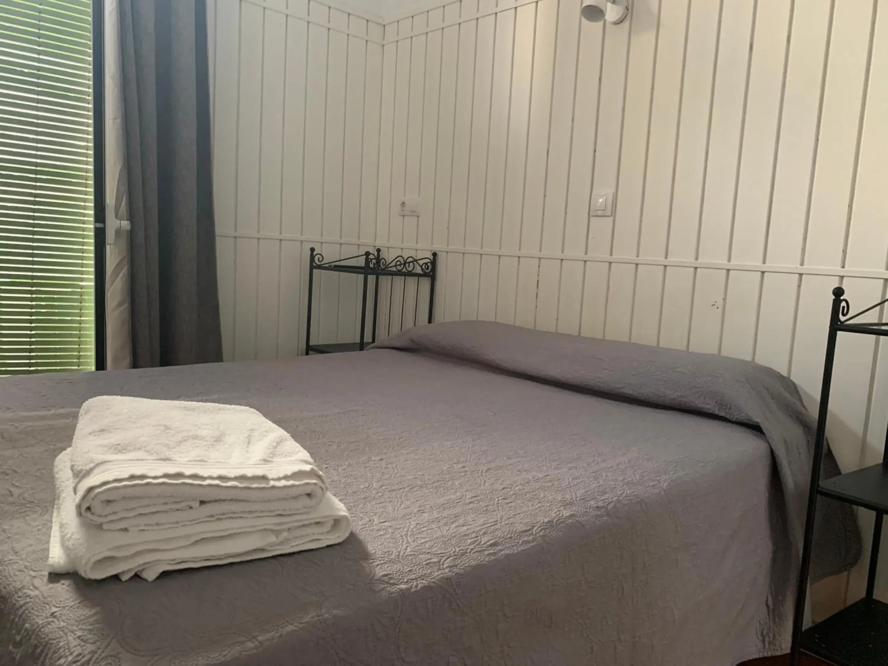 Bedroom, Bed in Hostal Alcobia Bedroom, Bed in Hostal Alcobia