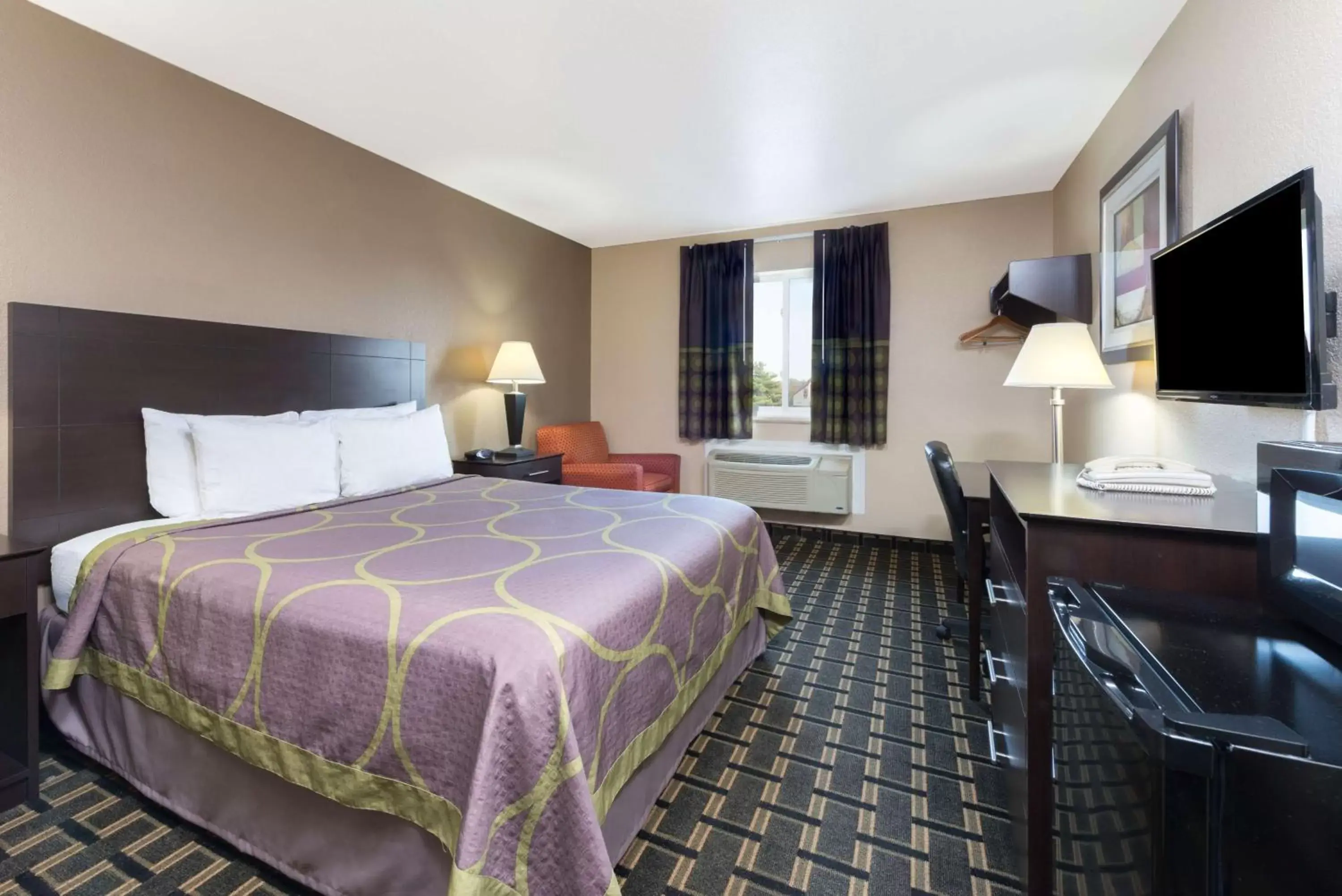 Queen Room - Non-Smoking in Super 8 by Wyndham Springfield East Queen Room - Non-Smoking in Super 8 by Wyndham Springfield East