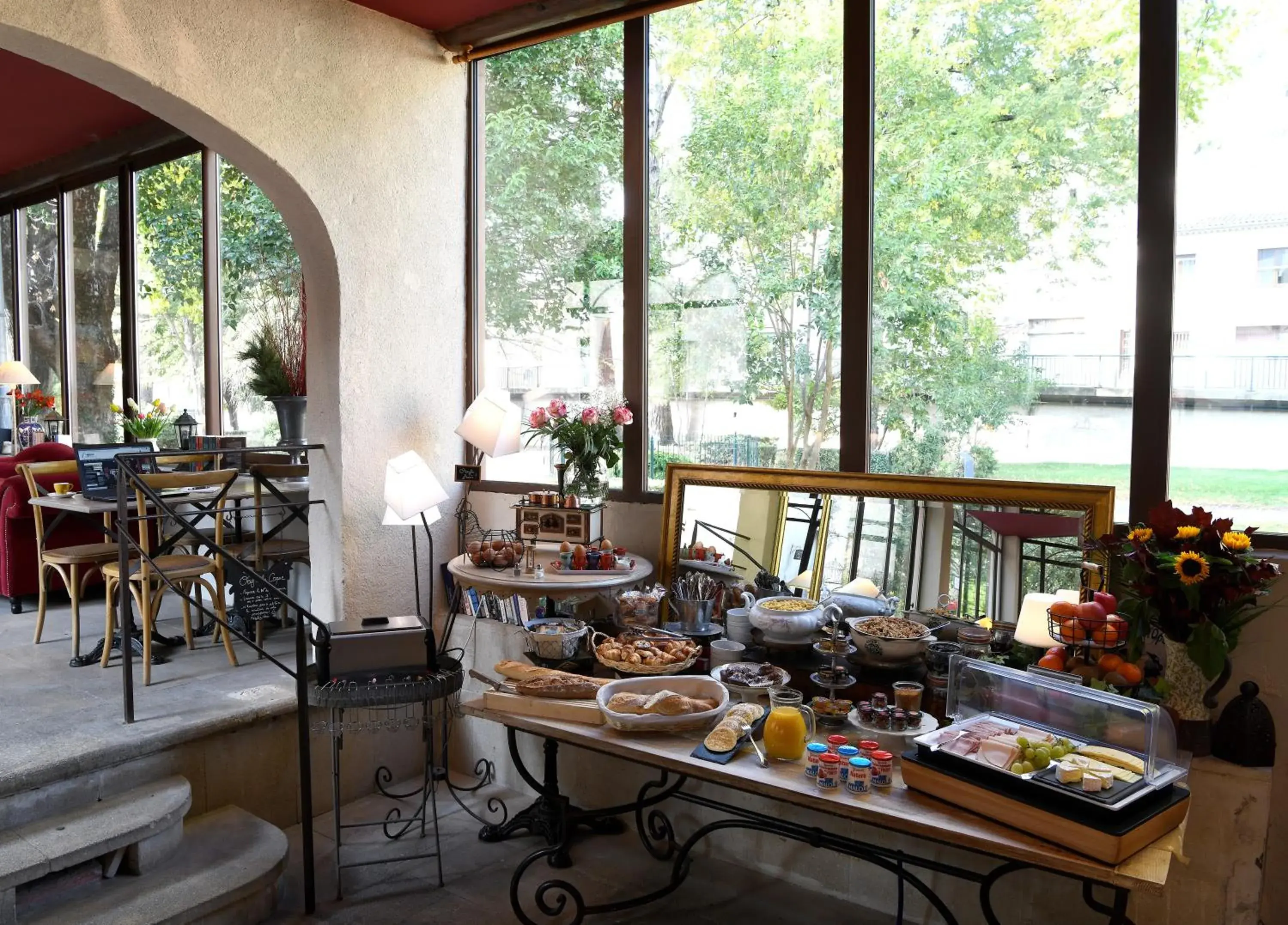 Breakfast, Restaurant/Places to Eat in The Originals Boutique, Hôtel du Parc, Cavaillon (Inter-Hotel)