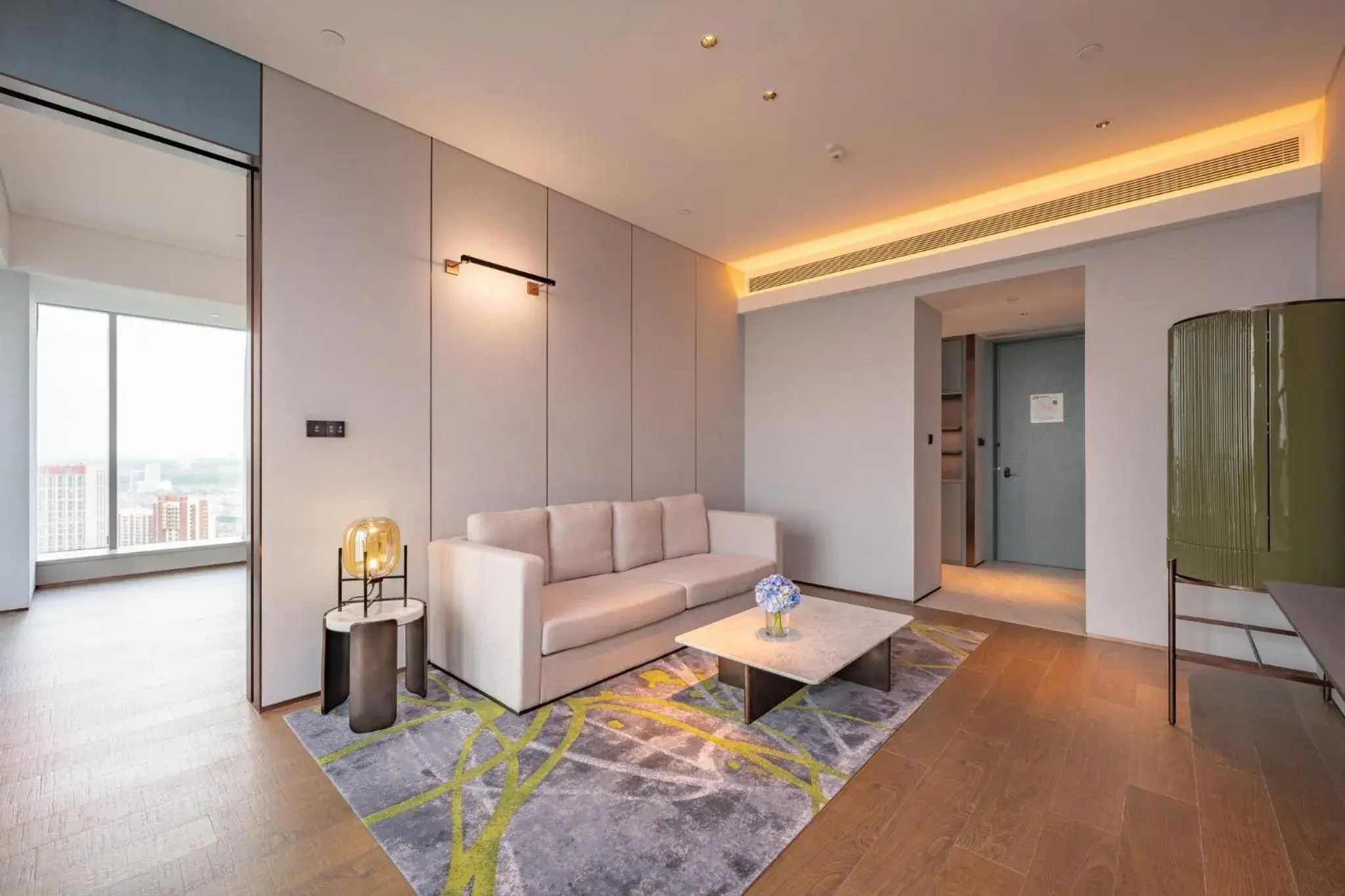 Photo of the whole room, Seating Area in Holiday Inn Changchun Oriental Plaza, an IHG Hotel