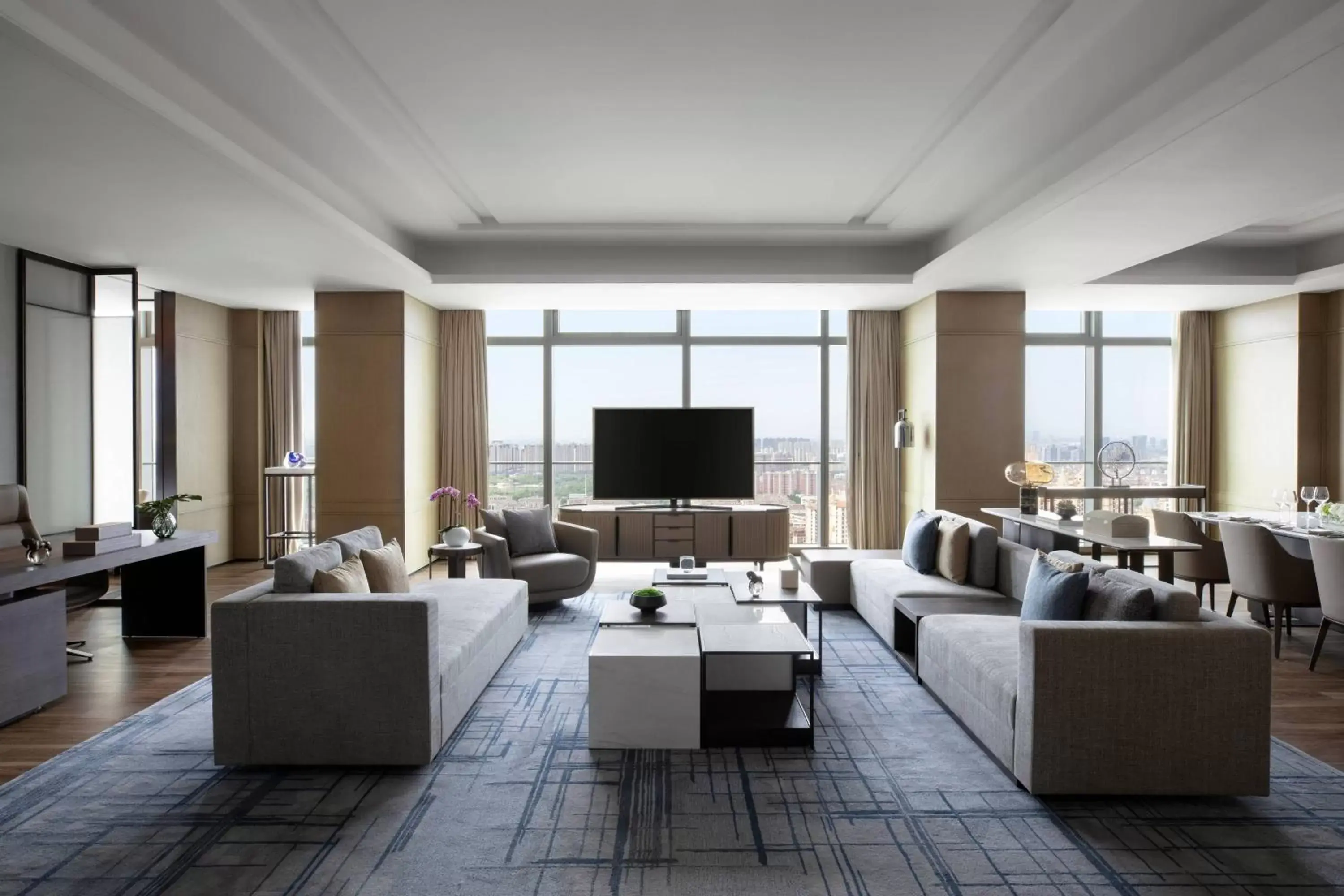 Living room, Seating Area in Zhangjiagang Marriott Hotel